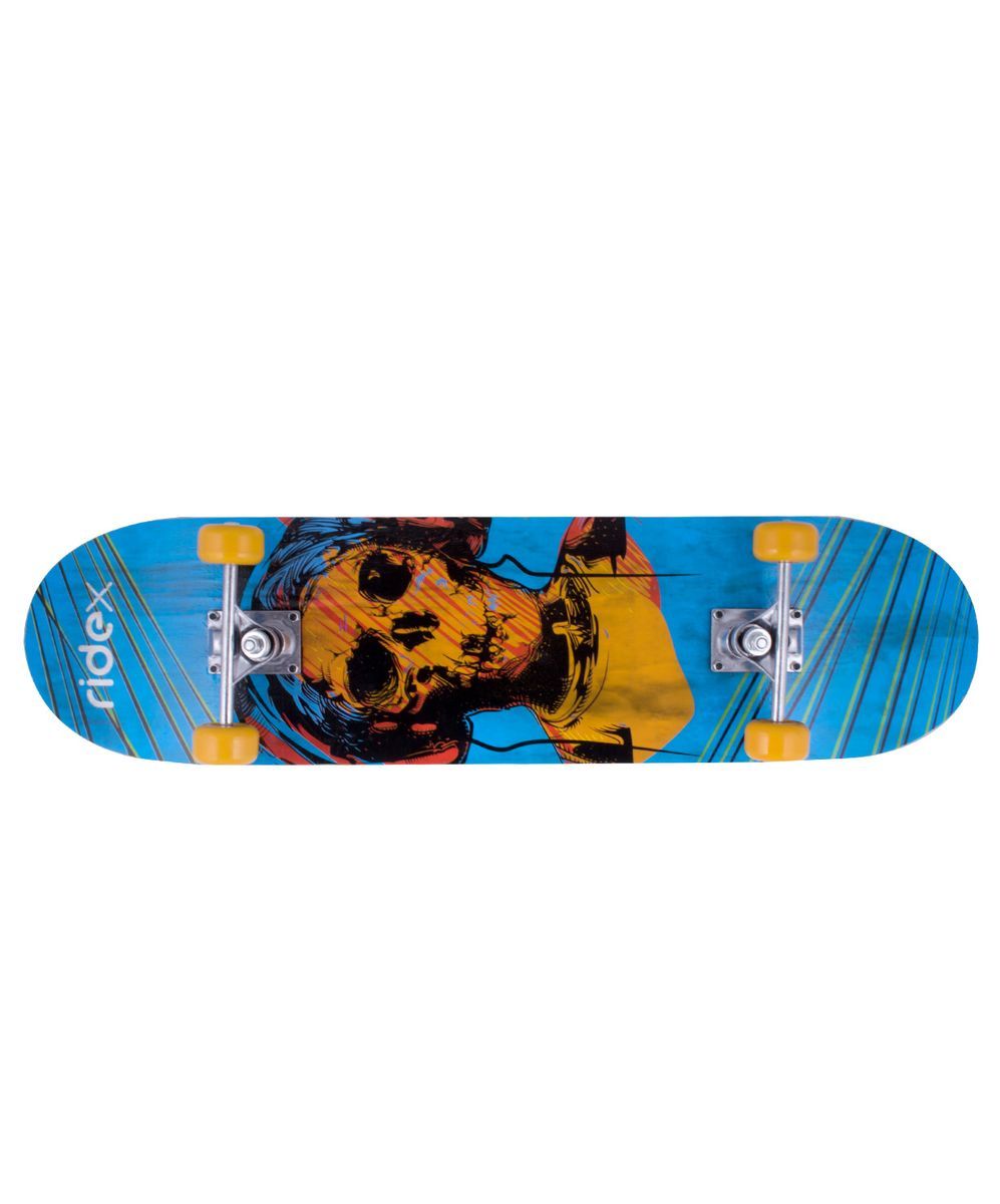 Скейтборд Ridex Nollie, 31Х8, 608ZУТ-00008219 Скейтборд Ridex Nollie, 31Х8, 608ZУТ-00008219Скейтборд Nollie, 31x8 - это скейтборд для подростков и взрослых, тех, кто продолжает осваивать или уверенно стоит на доске. На данной доске уже можно уверенно учиться трюкам, так как в конструкции скейта присутствует алюминиевая подвеска, стойкая к ударам и износу. 31-ти дюймовая дека, алюминиевая подвеска, ПВХ колеса, индивидуальный дизайн. Технические характеристики: Дека: китайский клен, 9 слоев Размер деки: 31 дюйм Максимальный вес пользователя, кг: 80 Подвеска: алюминий Колеса: PVC Подшипники: 608Z Производство: КНР