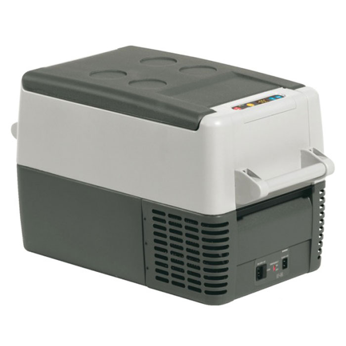 Waeco CoolFreeze CF-35 АС автохолодильник компрессорный 31 лCF-35АС Waeco CoolFreeze CF-35 АС автохолодильник компрессорный 31 лCF-35АСАвтомобильный компрессорный холодильник Waeco CoolFreeze CF-35 АС предназначен для эксплуатации на отдыхе, в походах или путешествиях. Он оснащен уникальным маленьким герметичным компрессором переменного тока. Производителем также предусмотрена специальная защитная система от перепадов напряжения. Автомобильные холодильники от компании Waeco эффективно работают в любое время года, практичны и удобны в эксплуатации, а также отличаются прочностью и долговечностью. Быстрое охлаждение Потребление: 45 Вт 3-х ступенчатое защитное реле Внутреннее освещение Съемная крышка Охлаждение: от +10 до -18°С