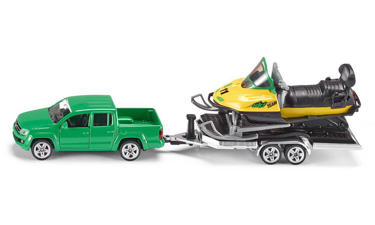 Siku Игровой набор Volkswagen Amarok с прицепом и снегоходом2548 Siku Игровой набор Volkswagen Amarok с прицепом и снегоходом2548Игровой набор Siku Volkswagen Amarok с прицепом и снегоходом представляет собой три модели, выполненные в масштабе 1:55. Такие модели понравятся не только ребенку, но и взрослому коллекционеру, и приятно удивят вас высочайшим качеством исполнения. Корпус моделей выполнен из металла, стекла изготовлены из прочного прозрачного пластика. Прорезиненные колеса машины и прицепа имеют свободный ход. Набор отличаются великолепным качеством исполнения и детальной проработкой, он станет не только интересной игрушкой для ребенка, интересующегося автомобилями, но и займет достойное место в любой коллекции.