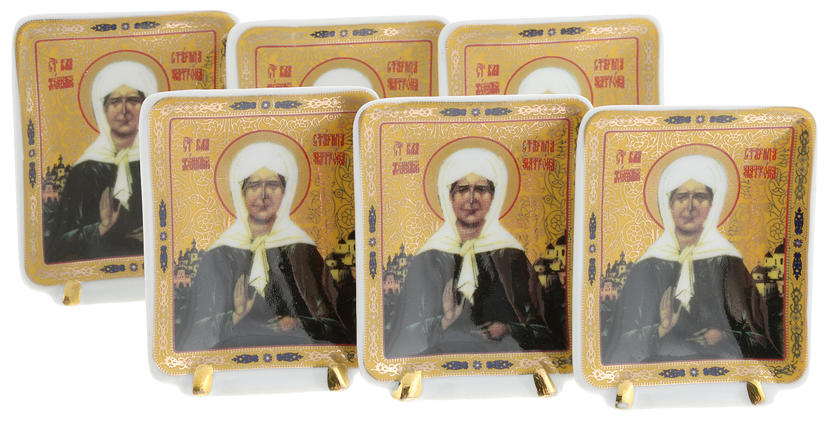 Набор декоративных тарелок Elan Gallery Матрона Московская, на подставках, 5 х 6,5 см, 6 шт503303 Набор декоративных тарелок Elan Gallery Матрона Московская, на подставках, 5 х 6,5 см, 6 шт503303Набор из шести декоративных тарелок Elan Gallery Матрона Московская украсит практически любое ваше помещение, будь то кухня, столовая, гостиная или холл. Набор станет необыкновенным подарком для верующих людей и оригинальным украшением на Пасху. Тарелки выполнены из фарфора и оснащены подставкой, благодаря которой сувенир будет прочно стоять на поверхности. Оригинальный набор декоративных тарелок Elan Gallery Матрона Московская станет замечательным подарком друзьям и близким людям. Размер тарелки: 5 х 6,5 см.