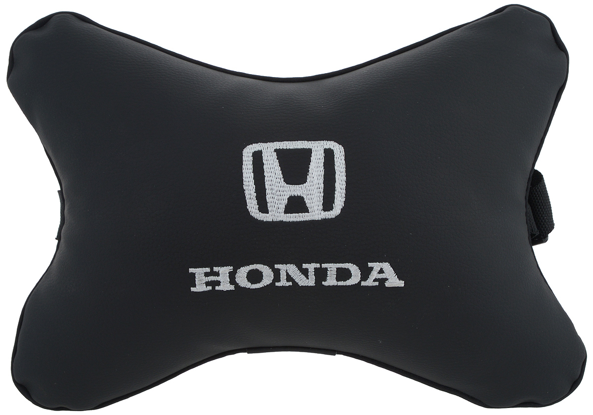 Подушка автомобильная Autoparts Honda, на подголовник, цвет: черный, белый, 30 х 20 смМ3_черный Подушка автомобильная Autoparts Honda, на подголовник, цвет: черный, белый, 30 х 20 смМ3_черныйАвтомобильная подушка Autoparts Honda, выполненная из эко-кожи с мягким наполнителем из холлофайбера, снимает усталость с шейных мышц, обеспечивает правильное положение головы и амортизирует нагрузки на шейные позвонки при резком маневрировании. Ее можно зафиксировать на подголовнике с помощью регулируемого по длине ремня. На изделии имеется молния, с помощью которой вы с легкостью сможете поменять наполнитель. Если ваши пассажиры захотят вздремнуть, то подушка под голову окажется очень кстати и поможет расслабиться.