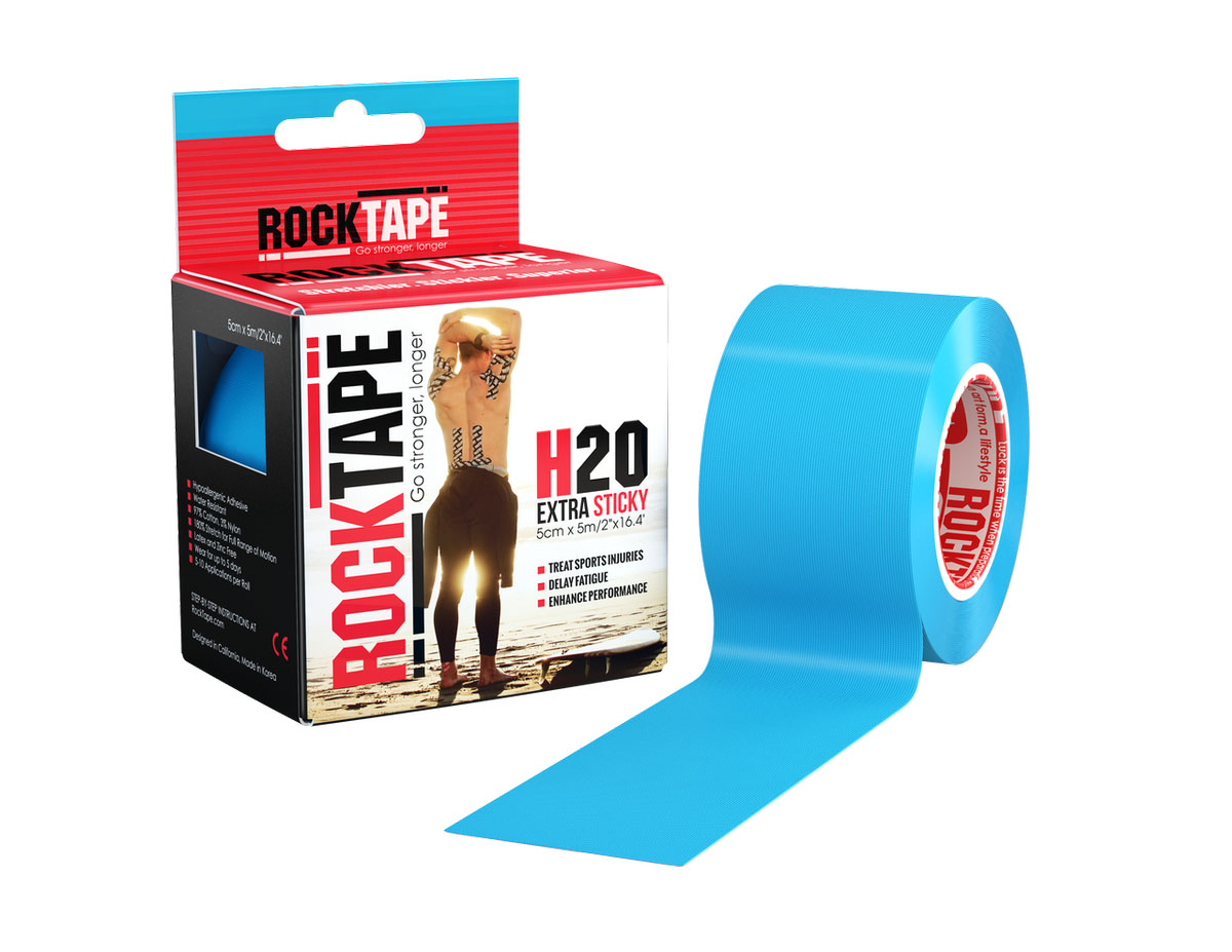 Кинезиотейп Rocktape H2O, цвет: голубой, 5 х 500 смRCT100-BLH2O-OS Кинезиотейп Rocktape H2O, цвет: голубой, 5 х 500 смRCT100-BLH2O-OSКинезиотейп Rocktape H2O, выполненный из хлопка и нейлона, был создан специально для водных видов спорта - его клеевая основа еще более стойкая и выдерживает многочасовые пребывания в воде, при этом тейп не теряет свои свойства и продолжает поддерживать спортсмена в течение нескольких дней и в любых условиях. Изделие имеет плотную волнообразную структуру ткани. Не содержит латекса и цинка, водостойкий. Кинезиотейп носится до 5 дней, не теряя своих свойств. 180% эластичности.