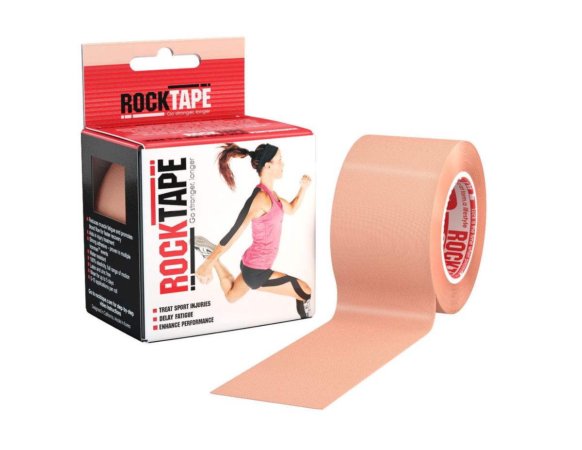 Кинезиотейп Rocktape Classic, цвет: телесный, 5 x 500 смRCT100-BG-OS Кинезиотейп Rocktape Classic, цвет: телесный, 5 x 500 смRCT100-BG-OSКинезиотейп Rocktape Classic, выполненный из хлопка и нейлона, предназначен для снятия отеков и рассасывания гематом. Уменьшает мышечную усталость и способствует притоку крови для более быстрого восстановления. Изделие имеет плотную волнообразную структуру ткани. Не содержит латекса и цинка, водостойкий. Кинезиотейп носится до 5 дней, не теряя своих свойств. 180% эластичности.
