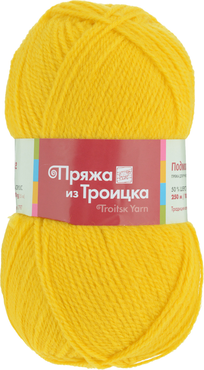 Пряжа для вязания Подмосковная, цвет: желтый (0590), 250 м, 100 г, 10 шт366001_0590 Пряжа для вязания Подмосковная, цвет: желтый (0590), 250 м, 100 г, 10 шт366001_0590Пряжа Подмосковная, изготовленная из 50% шерсти и 50% акрила, предназначена для ручного вязания. Несмотря на синтетические волокна изделие сохранило нежность и воздушность, присущую натуральному материалу. Связанный трикотаж не линяет и сохраняет после стирки не только цвет, но и форму. Готовые изделия имеют деликатную мягкую текстуру, изумительную износостойкость и способность сохранять тепло. Пряжа спрядена ровными нитями со слабым кручением. Без труда скроет мелкие недочеты вязки, поэтому она просто идеальна для новичков, желающих набить руку на вязании. С такой пряжей процесс вязания превратится в настоящее удовольствие, а внешний вид изделий подарит эстетическое наслаждение и комфорт. Состав: 50% шерсть, 50% акрил. Рекомендуемый размер спиц: 3,25 мм.