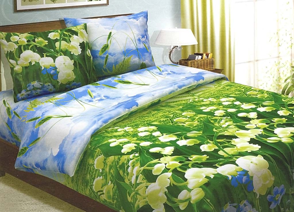 Комплект белья Primavera Ландыши, евро, наволочки 70x70, цвет: голубой-зеленый80742 Комплект белья Primavera Ландыши, евро, наволочки 70x70, цвет: голубой-зеленый80742Наволочки с декоративным кантом особенно подойдут, если вы предпочитаете класть подушки поверх покрывала. Кайма шириной 5-10см с трех или четырех сторон делает подушки визуально более объемными, смотрятся они очень аккуратно, даже парадно. Еще такие наволочки называют оксфордскими или наволочками «с ушками». Сатин – прочная и плотная ткань с диагональным переплетением нитей. Хлопковый сатин по мягкости и гладкости уступает атласу, зато не будет соскальзывать с кровати. Сатиновое постельное белье легко переносит стирку в горячей воде, не выцветает. Прослужит комплект из обычного сатина меньше, чем из сатина повышенной плотности, но дольше белья из любой другой хлопковой ткани. Сатин приятен на ощупь, под ним комфортно спать летом и зимой. Производство «Примавера» находится в Китае, что позволяет сократить расходы на доставку хлопка. Поэтому цены на это постельное белье более чем скромные и это не сказывается на качестве. Сатин очень гладкий, мягкий, но при этом, невероятно прочный....