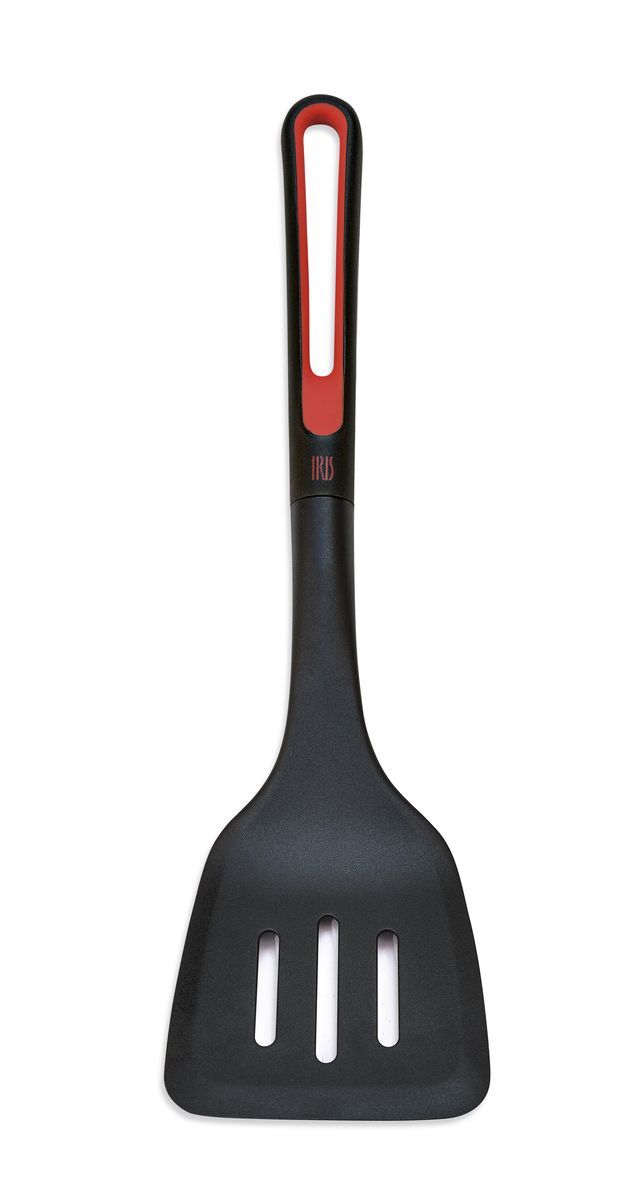 Лопаточка с отверстиями кулинарная Iris FlexyI3902-N Лопаточка с отверстиями кулинарная Iris FlexyI3902-NЭта стильная лопаточка сделана из нейлона, что придает ей удивительную легкость и гибкость. Кроме того, она не оставляет царапин, безопасно использовать на антипригарном покрытии. Ручка покрыта мягким материалом для удобства пользования.