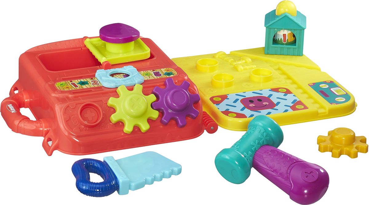 Playskool Развивающая игрушка Моя первая мастерскаяB5845EU4 Playskool Развивающая игрушка Моя первая мастерскаяB5845EU4Игрушка Playskool Моя первая мастерская - это замечательная развивающая игрушка для малышей. Благодаря большому количеству деталей и элементов игрушки, у ребенка появляется множество возможностей для различных игр. В мастерской есть молоток, пила, линейка, различные подвижные элементы. Такой набор, несомненно, поспособствует раннему развитию крохи. А когда малыш вдоволь наиграется, просто соберите игрушки в удобный чемоданчик, закройте его и уберите на полку - в собранном виде набор не занимает много места, его удобно брать с собой, например, в путешествие или в гости.