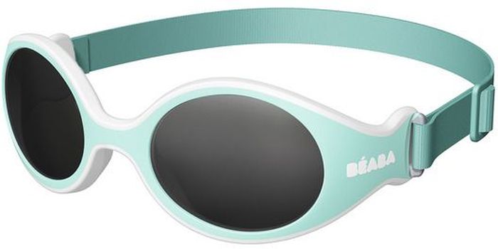 Beaba Солнцезащитные очки детские Clip Strap Sunglasses категория 4 цвет бирюзовый930256 Beaba Солнцезащитные очки детские Clip Strap Sunglasses категория 4 цвет бирюзовый930256Очки для новорожденных XS Beaba - идеальная защита от агрессивных УФ лучей. Очки Beaba XS с ремешком 4-ой категории защитят кроху от УФ при любых обстоятельствах: на прогулке, на море, в горах. Очки для новорожденных Beaba XS с ремешком. Качество и безопасность с максимальной защитой от ультрафиолетовых лучей (UVA, UVB) - 4 категория. Эргономичная оправа (адаптированные по форме детского носика изгибы). Гибкая оправа с эластичным неопреновым ремешком идеально подойдет для комфорта самых маленьких. Размер легко адаптируется, очки без труда снимаются/одеваются с помощью плавающего ремешка. Ребенку удобно, очки хорошо держаться на голове, при этом не сдавливая и не причиняя дискомфорта. Прочный безопасный материал основы (полипропилен и СЕБС), небьющиеся стекла. С 3х месяцев для ребенка, лежащего в коляске. Сделано во Франции Офтальмологи со всего мира все чаще говорят о необходимости защиты детских глаз от агрессивного солнца. Данная тенденция ничуть не является...