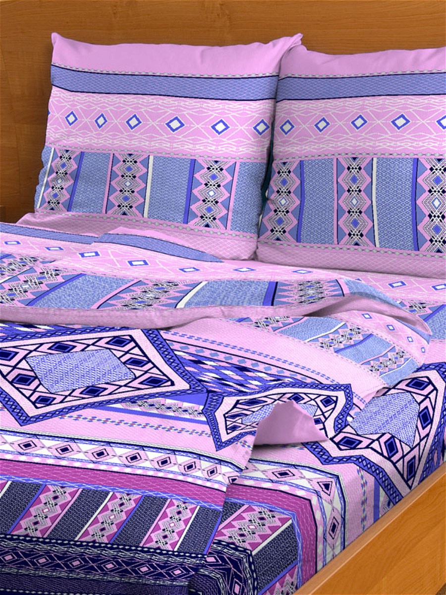 Комплект белья Letto, евро, наволочки 70х70, цвет: сиреневый. B133-6B133-6 Комплект белья Letto, евро, наволочки 70х70, цвет: сиреневый. B133-6B133-6Серия Letto Традиция выполнена из классической российской бязи, привычной для большинства российских покупательниц. Ткань плотная (125гр/м), используются современные устойчивые красители. Традиционная российская бязь выгодно отличается от импортных аналогов по цене, при том, что сама ткань и толще, меньше сминается и служит намного дольше. Рекомендуется перед первым использованием постирать, но не пересушивать. Применение кондиционера при стирке сделает такое постельное белье мягче и комфортней. Пододеяльник на молнии. Обращаем внимание, что расцветка наволочек может отличаться от представленной на фото.