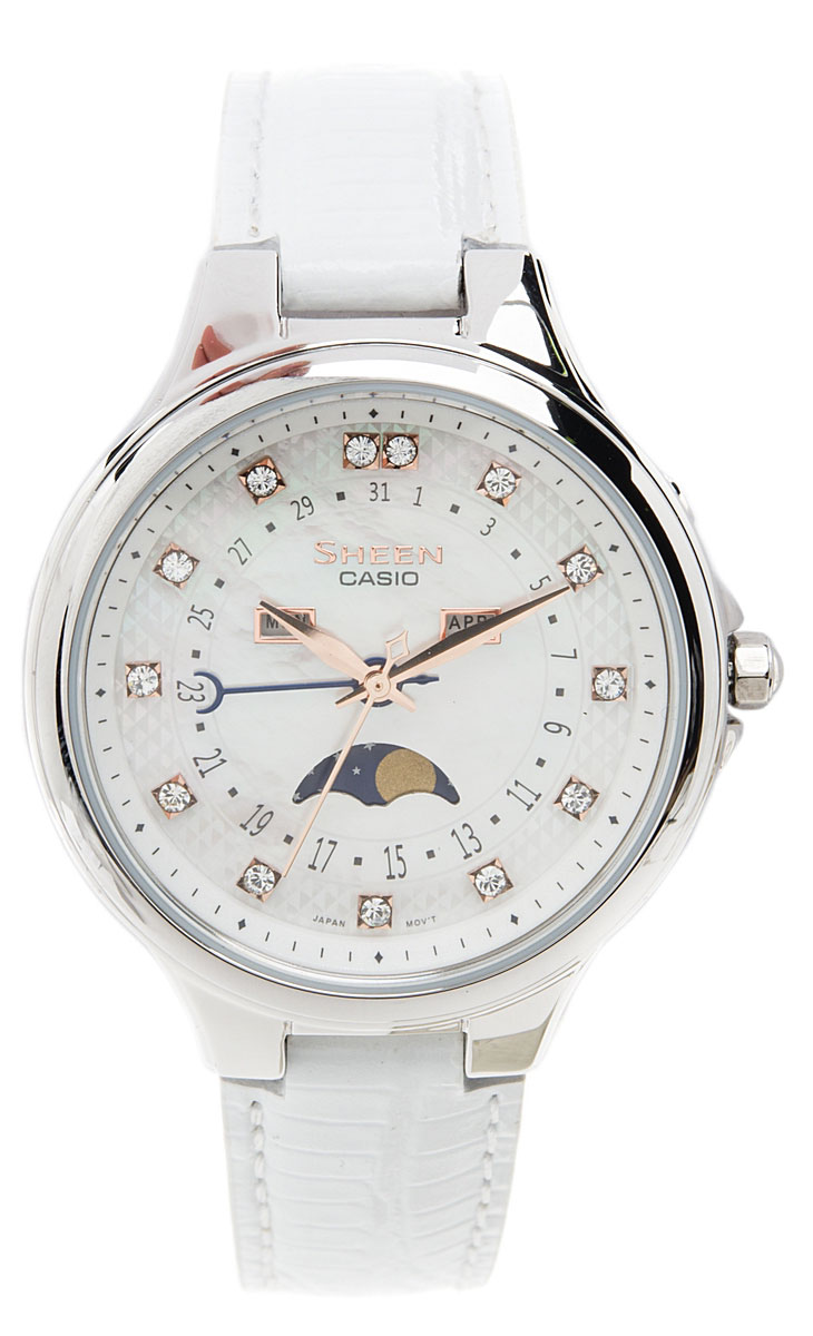 Часы наручные женские Casio Sheen, цвет: белый, стальной. SHE-3045L-7ASHE-3045L-7A Часы наручные женские Casio Sheen, цвет: белый, стальной. SHE-3045L-7ASHE-3045L-7AТочность хода не хуже от -10 до +20 сек. в месяц. Индикатор даты. Отображение даты центральной стрелкой. Индикатор дня недели. Индикатор фазы Луны. Отображение возраста и фазы луны на основе введенных значений широты и долготы. Корпус из высококачественного стального сплава 316L с высокими антикоррозийными свойствами. Габаритные размеры корпуса: 42,2x35 мм, толщина 9,9 мм, вес 99 г. Циферблат инкрустирован кристаллами Swarovski. Минеральное стекло устойчивое к возникновению царапин. Ремешок из натуральной кожи. Заводная головка с защитой. Раскладывающаяся застежка, расстегиваемая одним касанием. Водозащита до 5 АТМ. Срок службы батареи 3 года.