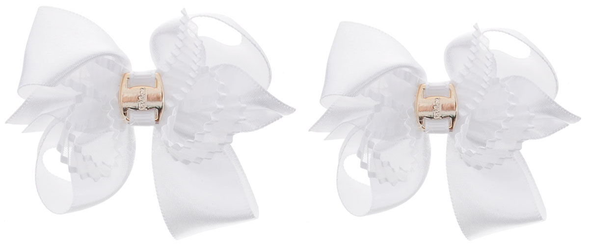 Babys Joy Резинка для волос цвет белый 2 шт K 17K 17 Babys Joy Резинка для волос цвет белый 2 шт K 17K 17Резинка для волос Babys Joy выполнена в виде бантика из атласных и капроновых лент. Серединка декорирована пряжкой золотого цвета. Резинка позволит не только убрать непослушные волосы с лица, но и придать образу романтичности и очарования. Резинка для волос Babys Joy подчеркнет уникальность вашей маленькой модницы и станет прекрасным дополнением к ее неповторимому стилю. В упаковке: 2 резинки. Рекомендовано для детей старше трех лет.