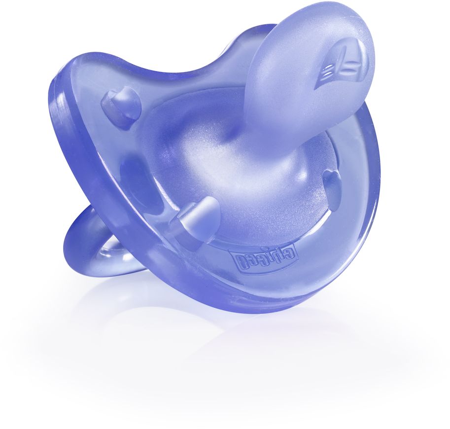 Пустышка Chicco Physio Soft силиконовая от 0 до 6 месяцев цвет сиреневый310410142 Пустышка Chicco Physio Soft силиконовая от 0 до 6 месяцев цвет сиреневый310410142Бренд Chicco создан в Италии в 1958 году и уже более 55 лет предлагает малышам и их мамам качественные и надежные товары для комфортного материнства. Пустышки Physio Soft разработаны совместно с ведущими ортодонтами и учитывают физиологические особенности ротовой полости грудного ребенка, благодаря чему они не нарушают ее правильное формирование и развитие. Преимущества пустышки Physio Soft из силикона: - Сделана из экстрамягкого силикона без использования пластика - Ультратонкий профиль у основания нагубника позволяет малышу естественно закрывать рот - Широкое и мягкое основание не травмирует нежную кожу малыша - Специальная форма и желобок на кончике пустышки обеспечивают естественное положение языка и способствуют правильному прикусу - Выступы на кончике пустышки обеспечивают давление во время сосания, имитируя естественные ощущение неба - Отверстия в нагубнике обеспечивают приток воздуха к коже малыша и естественную вентиляцию, чтобы избежать...