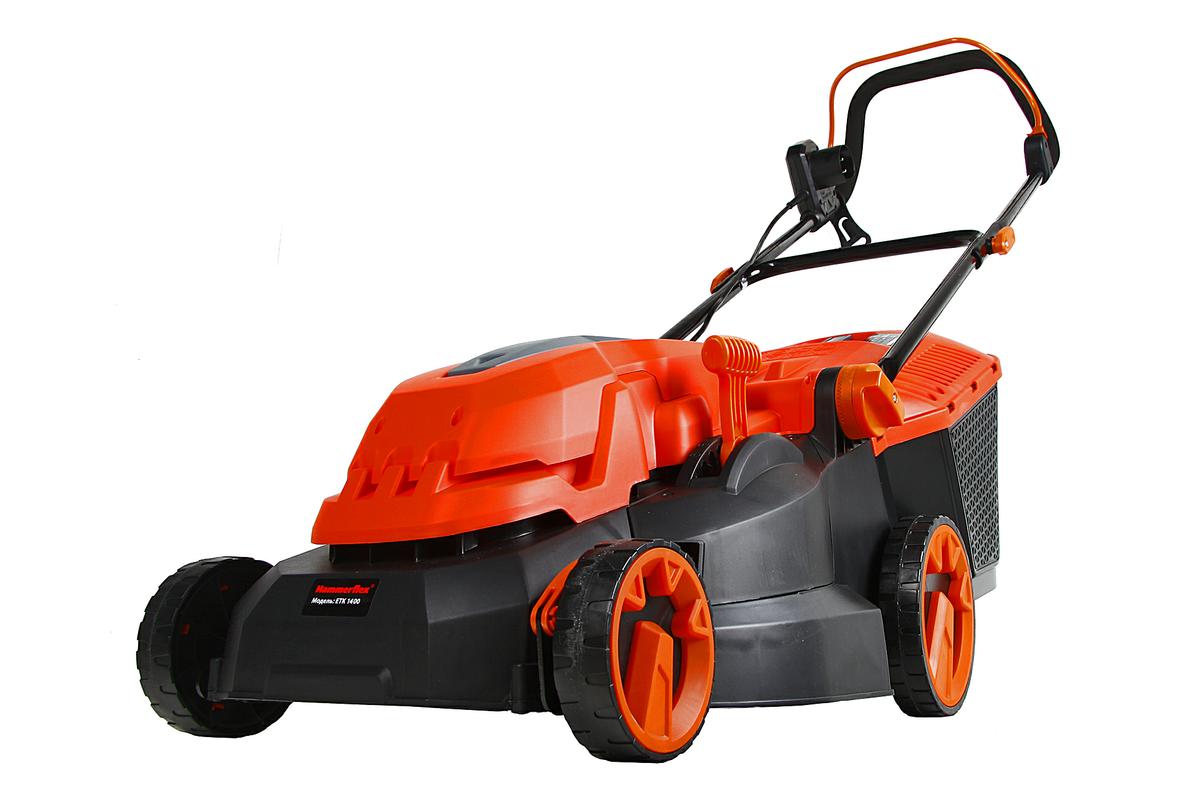 Газонокосилка электро Hammer Flex ETK140054995 Газонокосилка электро Hammer Flex ETK140054995Компактная и легкая электрическая газонокосилка, которую по достоинству оценят владельцы небольших загородных участков. Предусмотрена пятиступенчатая система регулировки высоты скашивания, управляемая централизованно с помощью рычага. Простота в эксплуатации, надежный двигатель, большие колеса делают эту модель удобной и функциональной. Новый компактный эргономичный дизайн корпуса Усовершенствованная крыльчатка для эффективного охлаждения двигателя Удобная рукоятка для транспортировки на корпусе Регулируемая складная ручка с надежной фиксацией Простая установка контейнера для травы Материал контейнера - пластик, обеспечивает надежность установки пр работе и долговечность использования Центральная 5-ступенчатая регулировка положений высоты скашивания (20 / 30 / 40 / 60 / 70 мм) - Высококачественные износоустойчивые подшипники, с металлическими сепараторами, установлены на каждый узел вращения косилки - Эффективный ременной привод...