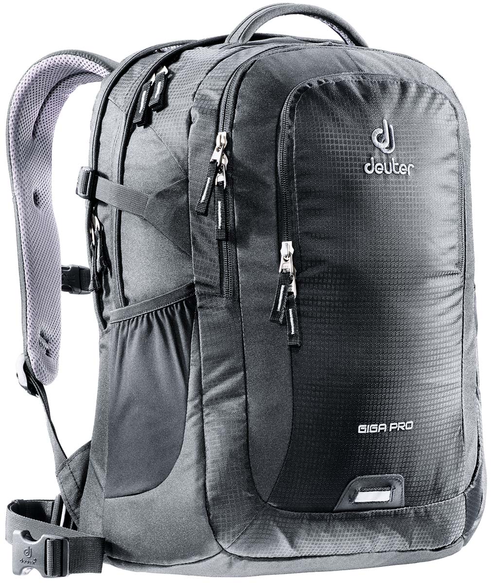 Рюкзак Deuter Daypacks Giga Pro, цвет: черный, 31 л80434_7000 Рюкзак Deuter Daypacks Giga Pro, цвет: черный, 31 л80434_7000Городской рюкзак Deuter Giga Pro правильный выбор для тех, кто ищет профессиональный рюкзак: все принадлежности идеально расположены и защищены. Имеется специальное мягкое съемное отделение для ноутбука. Система спинки Airstripes, большое основное отделение, в котором помещаются папки для бумаг, дно имеет мягкую подкладку, компрессионные стропы, удобная ручка для переноски, большой передний карман на молнии с органайзером, съемный набедренный ремень, петля с отражателем, второе основное отделение, со съемной мягкой сумкой под ноутбук 15,6 дюймов, боковой сетчатый карман.