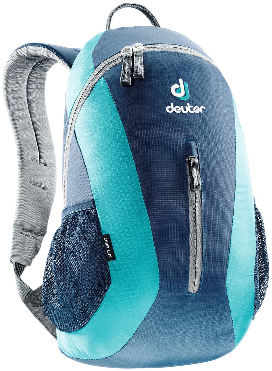 Рюкзак спортивный Deuter City Light, цвет: темно-синий, светло-синий, 16 л80154_3351 Рюкзак спортивный Deuter City Light, цвет: темно-синий, светло-синий, 16 л80154_3351Deuter City Light - это небольшой, легкий рюкзак, всегда готовый для активного перемещения по городу. Особенности Deuter City Light: система подвески Airstripes анатомические мягкие плечевые лямки удобный доступ в основное отделение с помощью двусторонней u-образной молнии внутренний карман для документов передний карман на молнии боковые сетчатые карманы отражатель 3M.