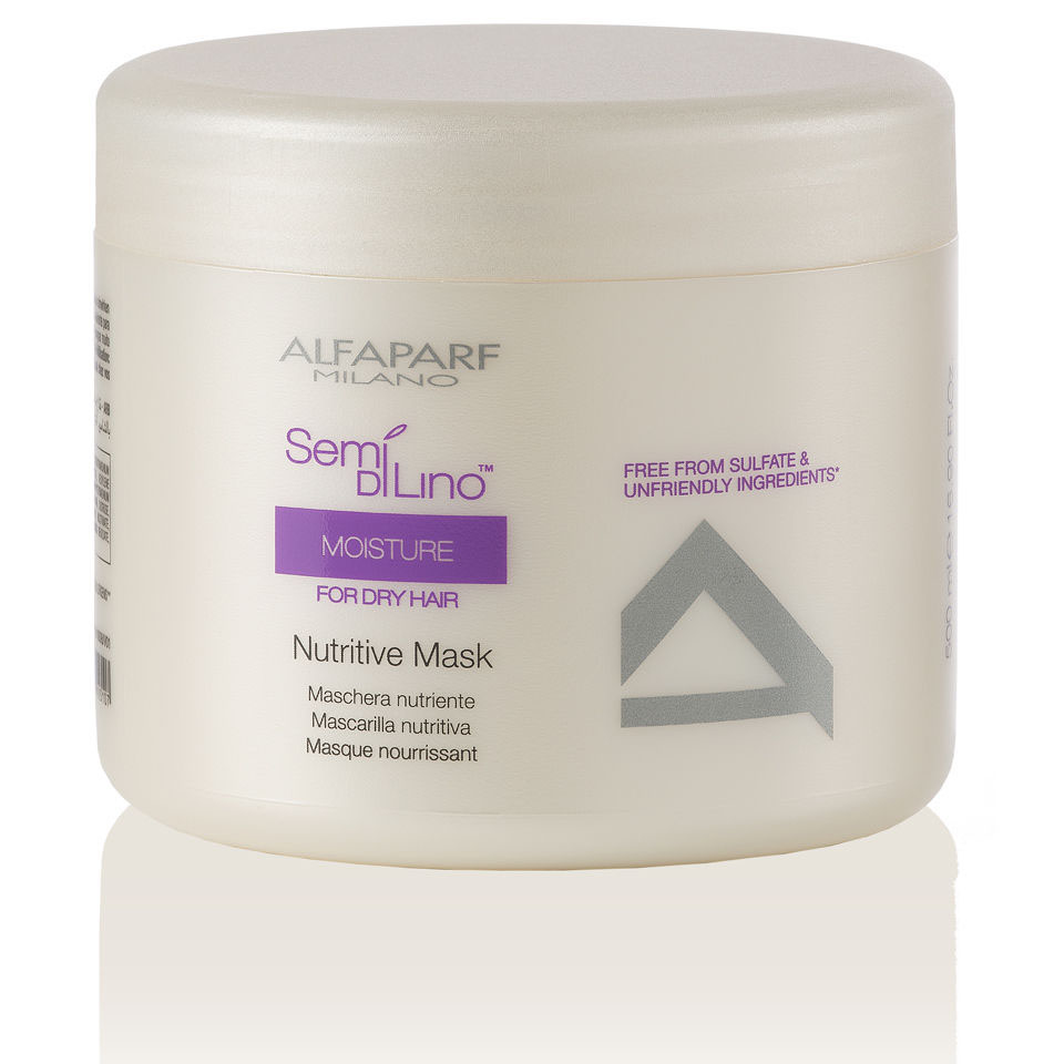 Alfaparf Маска для сухих волос Semi Di Lino Moisture Nutritive Mask 500 мл10008 Alfaparf Маска для сухих волос Semi Di Lino Moisture Nutritive Mask 500 мл10008Alfaparf Semi DiLino Moisture Nutritive Mask Маска для сухих волос сделает волосы послушными и мягкими для расчёсывания, а также позволит прекрасно сохранить естественную интенсивность цвета волос. В состав средства Alfaparf SDL Moisture Nutritive Mask входит экстракт овса, эффективно препятствующий процессу обезвоживанию волос и особый витаминный комплекс, благодаря которому происходит восстановление липидных цепочек между кутикулой и корковым слоем волоса. Маска для сухих волос Alfaparf не утяжеляет волосы, делает их послушными и здоровыми. Маска Alfaparf Semi Di Lino Moisture Nutritive сохранит здоровье и красоту ваших волос.
