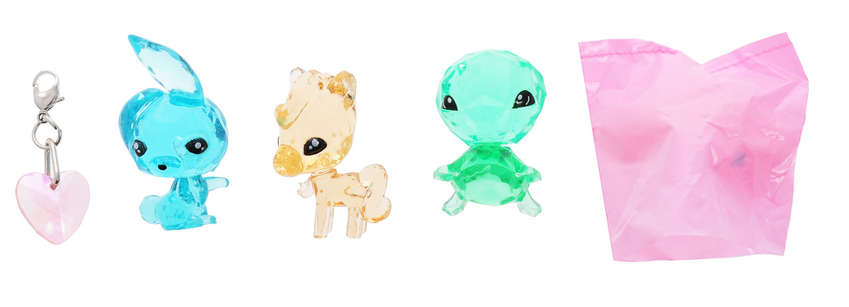 Crystal Surprise Набор фигурок Dash Glitzy Sunny Зверюшка-сюрприз цвет зеленый голубой желтый 4 шт45713_зеленый, голубой, желтый Crystal Surprise Набор фигурок Dash Glitzy Sunny Зверюшка-сюрприз цвет зеленый голубой желтый 4 шт45713_зеленый, голубой, желтыйСамые искристые, самые сияющие малютки-зверюшки собрались здесь, чтобы принести вам удачу! Когда на небе встает солнце вдогонку тающей луне, появляются зверьки Crystal Surprise. Возьмите их в руку - и почувствуете, как они приносят удачу. У каждого зверька Crystal Surprise есть свое предназначение, каждый из них станет вашим талисманом. Носите, дарите их. Соберите их всех, чтобы умножить их магические способности! В набор входят кролик Dash, пони Glitzy, черепашка Sunny и фигурка-сюрприз. Предназначение фигурки Crystal Surprise Кролик Dash - творчество, предназначение фигурки Crystal Surprise Пони Glitzy - дружба, предназначение фигурки Crystal Surprise Черепашка Sunny - настойчивость. В набор также входит подвеска-сердечко на удачу.