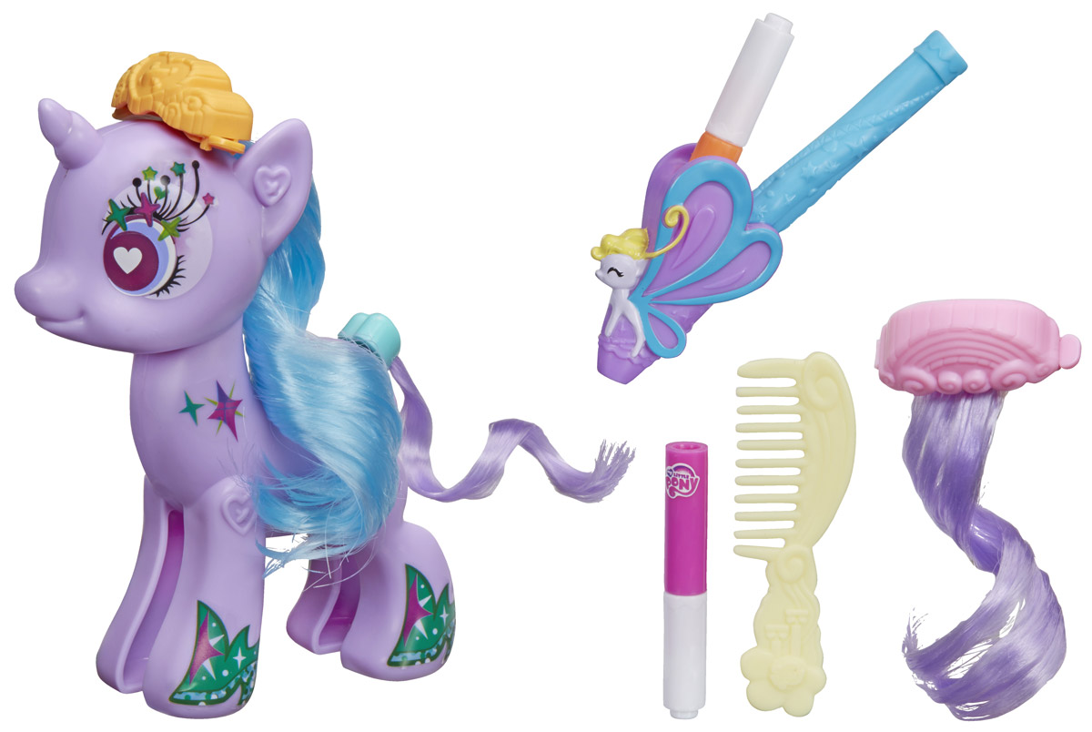 My Little Pony Игровой набор Design-A-Pony Starlight GlimmerB3591EU4_B5791 My Little Pony Игровой набор Design-A-Pony Starlight GlimmerB3591EU4_B5791Игровой набор My Little Pony Design-A-Pony. Starlight Glimmer привлечет внимание вашей малышки и не позволит ей скучать. Создайте свою неповторимую пони собственными руками! В этот раз пофантазируйте над прическами своих героинь! Две сменные гривы и хвостик можно красиво уложить с помощью расчески и аксессуаров для прически. А ещё, гривы можно раскрасит яркими цветами! Для этого в наборе предусмотрены специальные трафареты, воздушные маркеры и мундштук для маркеров. Сделай свою пони неповторимой, скомбинировав детали от других пони из серии Design-a-Pony. Придумайте своих собственных героев, используя различные варианты представленных деталей! Набор выполнен из качественных безопасных материалов. Ваша малышка будет часами играть с набором, придумывая различные истории. Порадуйте ее таким замечательным подарком!