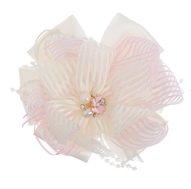 Babys Joy Резинка для волос цвет кремовый розовый K 12K 12_кремовый, розовый Babys Joy Резинка для волос цвет кремовый розовый K 12K 12_кремовый, розовыйРезинка для волос Babys Joy украшена элементом, выполненным из текстиля в виде большого цветка с блестками, декорированного атласными лентами, бусинами и стразами. Резинка позволит убрать непослушные волосы с лица и придать образу немного романтичности и очарования. Резинка для волос Babys Joy подчеркнет уникальность вашей маленькой модницы и станет прекрасным дополнением к ее неповторимому стилю.