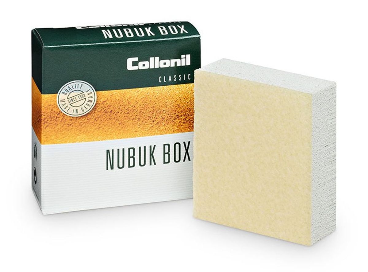 Ластик для ухода за обувью Collonil Nubuk Box/Vel.Nub.Box, для замши, велюра, нубука7030 000 Ластик для ухода за обувью Collonil Nubuk Box/Vel.Nub.Box, для замши, велюра, нубука7030 000Ластик Collonil Nubuk Box/Vel.Nub.Box предназначен для сухой, деликатной чистки и расчесывания изделий из замши, велюра и нубука. Подходит для применения после использования пропитывающих средств и влажной чистки. Ластик двухслойный. Второй слой используется как креповая щетка. Ластик для сухой, деликатной чистки и расчесывания изделий из замши, велюра и нубука. Подходит для применения после использования пропитывающих средств и влажной чистки. Ластик двухслойный. Второй слой используется как креповая щетка. Способ применения: Чистить только в сухом виде! Потереть ластиком загрязнения и места, в которых необходимо приподнять ворс.