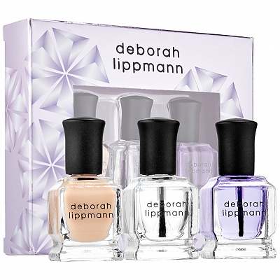 Deborah Lippmann набор лаков Treat Me Right, 8 мл x 311286INT Deborah Lippmann набор лаков Treat Me Right, 8 мл x 311286INTTreat Me Right Трио ухаживающих средств для ногтей Deborah Lippmann выпускает набор, состоящий из трех главных ухаживающих бестселлеров марки: в него вошли миниатюры топового покрытия Addicted to Speed, многофункциональной СС-базы All About That Base и масла для кутикулы. Cuticle Oil (масло для кутикулы, 8 мл) - интенсивный уход от Deborah Lippmann: масло моментально впитывается, оставляя кутикулу глубоко увлажненной, но не жирной. Натуральное очищенное масло жожоба и витамин Е в составе смягчают, успокаивают и увлажняют, а кокосовое масло оказывает антимикробное действие. Addicted To Speed (топовое покрытие-сушка, 8 мл) - легендарная сушка для лака, придающая цветному покрытию ультимативный глянцевый финиш и позволяющая вернуться к делам как можно скорее: с ней лак высыхает за считаные секунды, а покрытие остается в целости и сохранности до 7 дней. All About That Base (многофункциональная СС-база, 8 мл) - демонстрирует фантастический результат благодаря специально разработанному...