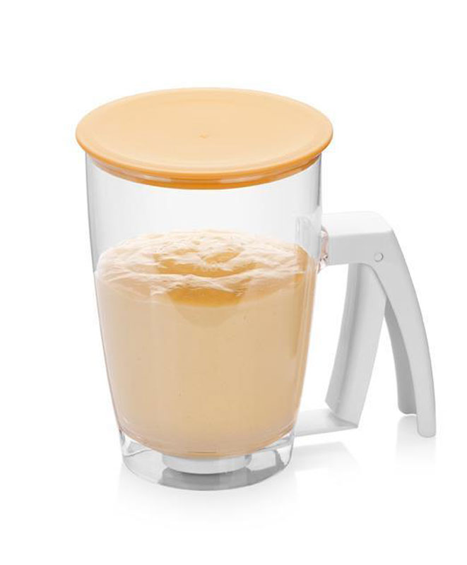 Дозатор теста Tescoma Delicia, 1 л630342 Дозатор теста Tescoma Delicia, 1 л630342Дозатор теста Tescoma Delicia выполнен из прочного пластика. Изделие позволяет отмерять ровную порцию теста одной рукой. При нажатии на ручку тесто выливается из отвертия в основании. Можно мыть в посудомоечной машине. Диаметр (по верхнему краю): 11,5 см. Высота: 16,5 см. Объем: 1 л.
