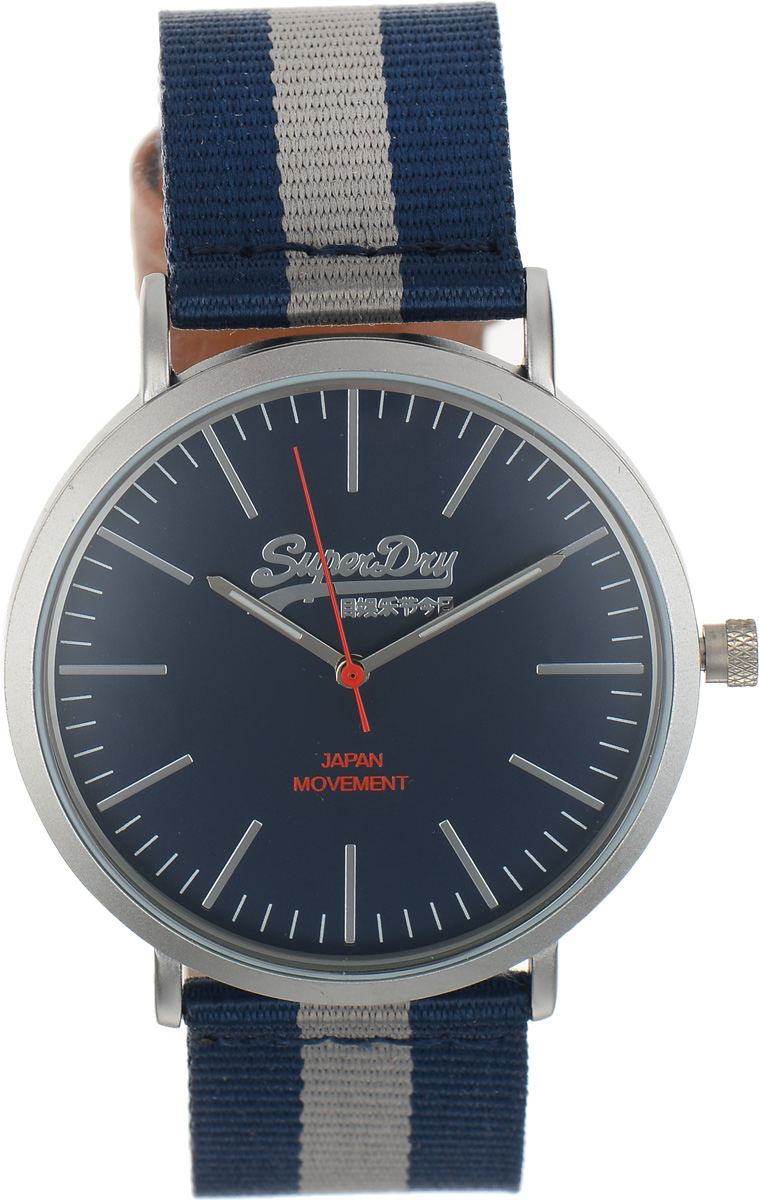Часы наручные Superdry Urban, цвет: серебристый, темно-синий. SYG183UESYG183UE Часы наручные Superdry Urban, цвет: серебристый, темно-синий. SYG183UESYG183UEСтильные часы Superdry Urban выполнены из нержавеющей стали, металлического сплава и хезалитового стекла. Циферблат оформлен символикой бренда. Корпус изделия оснащен кварцевым механизмом и дополнен устойчивым к царапинам хезалитовым стеклом. Ремешок современного дизайна выполнен из текстиля и искусственной кожи, оснащен пряжкой, которая позволит с легкостью снимать и надевать изделие. Часы поставляются в фирменной упаковке. Часы Superdry Urban подчеркнут отменное чувство стиля их обладателя.