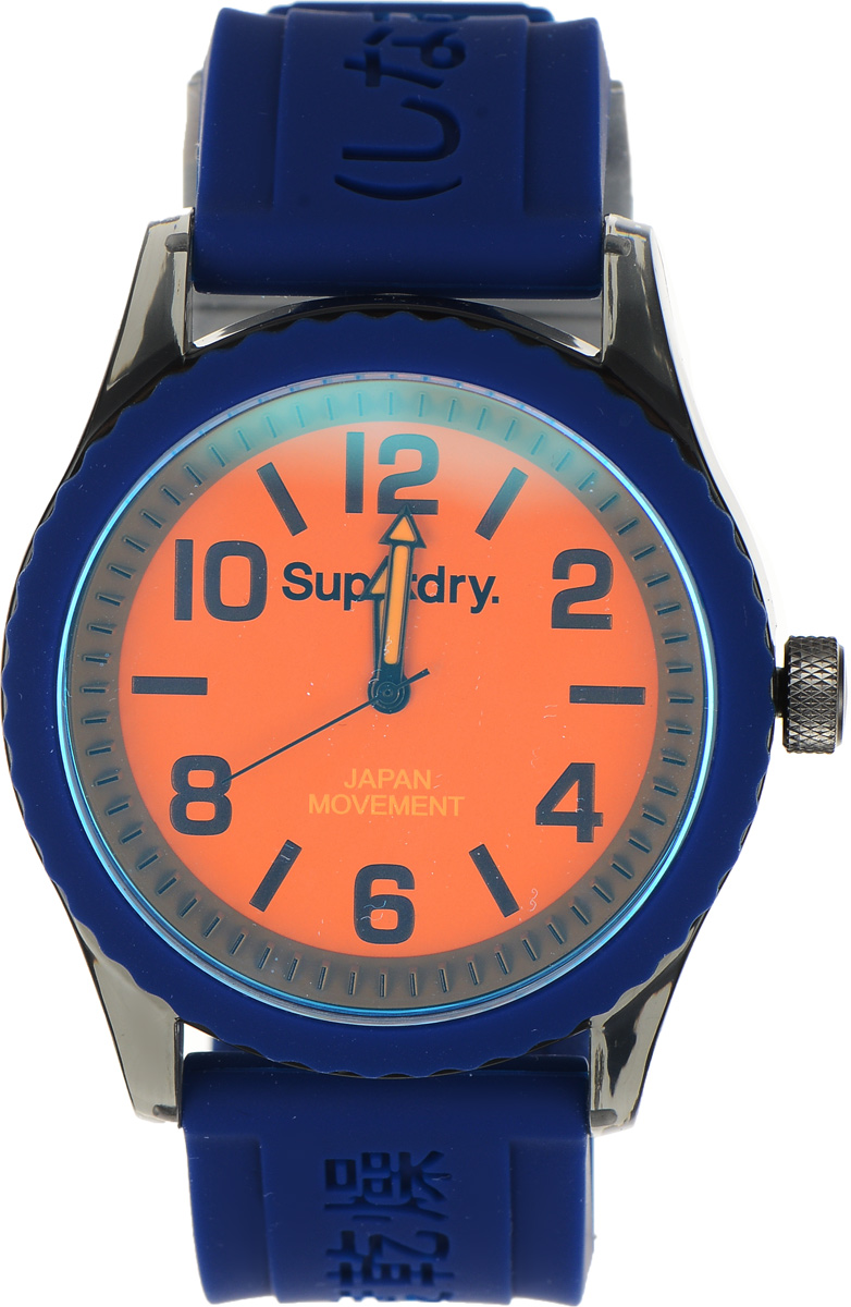 Часы наручные Superdry Urban, цвет: синий. SYG146UOSYG146UO Часы наручные Superdry Urban, цвет: синий. SYG146UOSYG146UOСтильные часы Superdry Urban выполнены из пластика и хезалитового стекла. Циферблат оформлен символикой бренда. Корпус изделия оснащен кварцевым механизмом и дополнен устойчивым к царапинам хезалитовым стеклом. Ремешок современного дизайна выполнен из силикона и оснащен пряжкой, которая позволит с легкостью снимать и надевать изделие. Часы поставляются в фирменной упаковке. Часы Superdry Urban сочетают в себе американский винтаж, японскую эстетику и традиционный британский стиль, тем самым прекрасно дополнят образ.