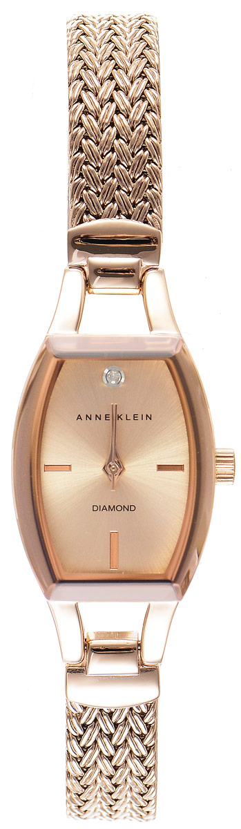 Часы наручные женские Anne Klein Diamond, цвет: золотистый. 21842184 RGRG Часы наручные женские Anne Klein Diamond, цвет: золотистый. 21842184 RGRGЭлегантные женские часы Anne Klein Diamond выполнены из металлического сплава с PVD покрытием и минерального стекла. Циферблат изделия инкрустирован бриллиантом. Подлинность драгоценного камня подтверждена сертификатом. Часы оснащены кварцевым механизмом с тремя стрелками, полированным корпусом, устойчивым к царапинам минеральным стеклом. Изделие дополнено изящным браслетом со складным замком, который состоит из двух звеньев позволяющих регулировать длину изделия. Часы поставляются в фирменной упаковке. Стильные часы Anne Klein Diamond подчеркнут изящество женской руки и отменное чувство стиля их обладательницы.
