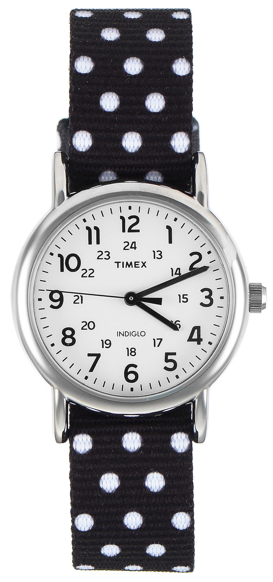 Часы наручные женские Timex Weekender, цвет: черный, белый. TW2P87100TW2P87100 Часы наручные женские Timex Weekender, цвет: черный, белый. TW2P87100TW2P87100Стильные часы Timex Style Elevated - это модный и практичный аксессуар, который не только выгодно дополнит ваш наряд, но и будет незаменим для каждой современной девушки, ценящей свое время. Корпус с минеральным стеклом выполнен из латуни и оснащен задней крышкой из нержавеющей стали. Циферблат оснащен запатентованной электролюминесцентной подсветкой Indiglo и оформлен символикой бренда. Корпус изделия имеет степень влагозащиты 3 Bar, оснащен кварцевым механизмом и дополнен устойчивым к царапинам минеральным стеклом. Двусторонний ремешок cо стильным цветочным принтом выполнен из нейлона и дополнен пряжкой, которая позволяет с легкостью снимать и надевать изделие. Часы поставляются в фирменной упаковке. Часы Timex подчеркнут изящество ваших рук, а также ваш неповторимый стиль.