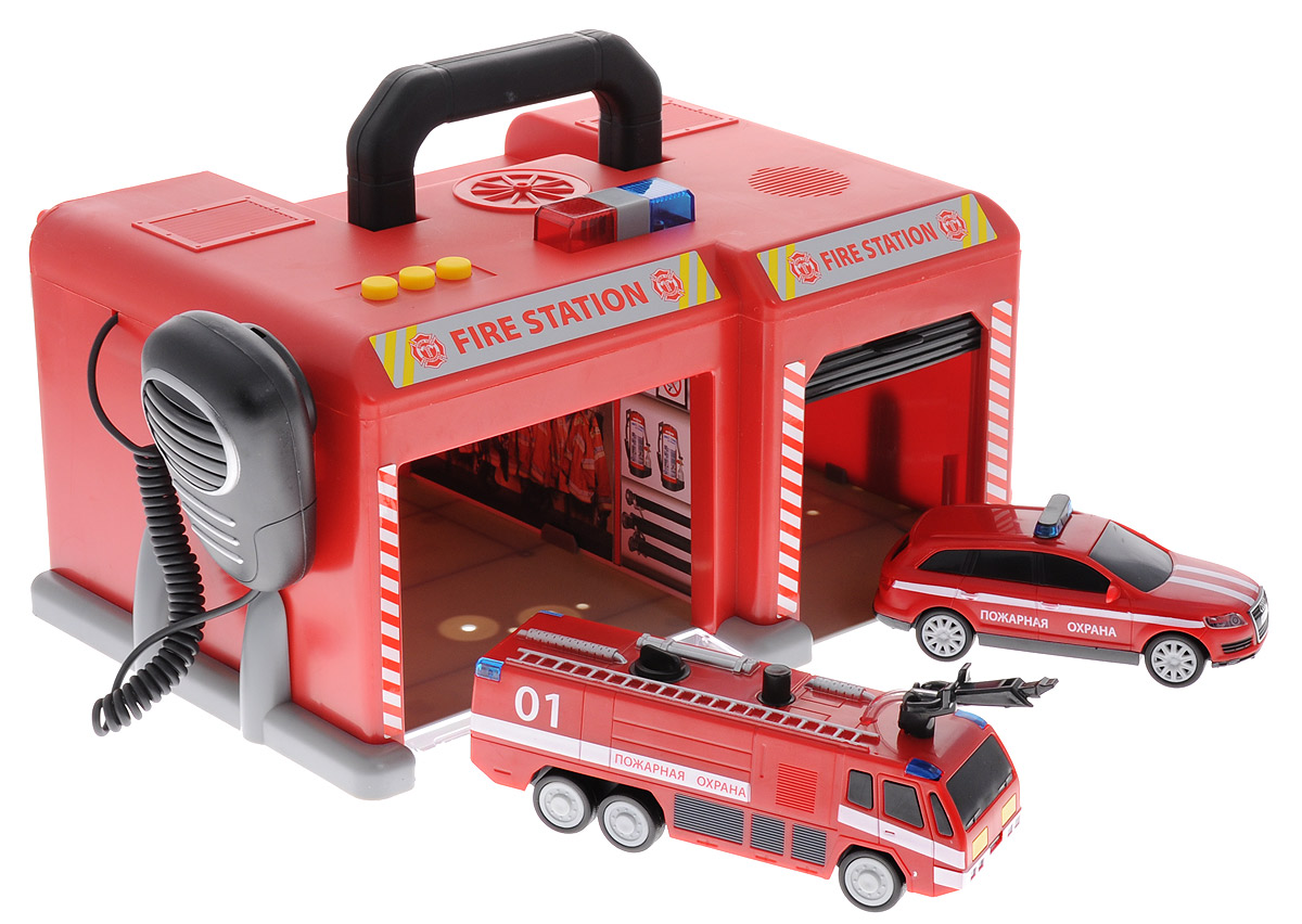 Dickie Toys Игровой набор Спасательная станция3716004 Dickie Toys Игровой набор Спасательная станция3716004Игровой набор Спасательная станция - это увлекательная игрушка, которая непременно понравится вашему ребенку. Станция с парковкой со звуковыми и световыми эффектами выполнена в виде сундучка красного цвета. Станция имеет два отделения для автомобилей, оборудованные открывающимися дверями. В набор входит 2 вида спасательного транспорта: легковой автомобиль, пожарная машина с брандспойтом и рация, которая работает как настоящая. В пожарную машину может закачиваться вода и выливаться из шланга при нажатии на специальную кнопку. На крыше строения имеются три кнопочки, при нажатии на которые срабатывает сирена, и включаются световые эффекты. Здание станции сверху оборудовано удобной ручкой, благодаря чему, набор легко взять с собой на прогулку или в поездку на дачу. Ваш ребенок с удовольствием будет играть с набором, придумывая новые захватывающие истории. Для работы требуются 3 батарейки АА (комплектуется демонстрационными).