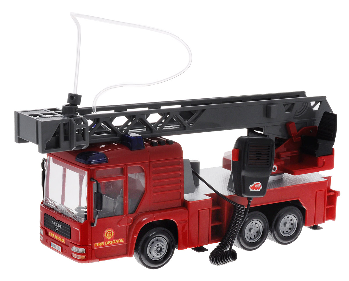 Dickie Toys Пожарная машина MAN3716003 Dickie Toys Пожарная машина MAN3716003Пополните свой автопарк яркой пожарной машиной Dickie Toys MAN. Многофункциональная машина приятно удивит вашего ребенка, а с функцией разбрызгивания воды детки смогут по-настоящему тушить пожар. Во время игры ребята ощутят себя настоящими героями, что придаст деткам еще больше уверенности в себе. Машина выполнена в ярко-красном цвете и является точной копией настоящего автомобиля. У машины выдвигается стрела, на конце которой имеется корзинка. Пожарный автомобиль обладает функцией разбрызгивания воды, что непременно обрадует вашего ребенка. Вода наливается в специальный резервуар, и при нажатии на кнопку вода начинает брызгать. Также у автомобиля имеется рация для передачи указаний и сообщений. Для придания большей реальности машина оснащена световыми (мигает сирена на крыше) и звуковыми эффектами. Для большей устойчивости у автомобиля имеются прочные 4 опоры. Если пожар потушен, то опоры убираются и можно ехать дальше. Во время игры с пожарной машиной, у ребят разовьется...