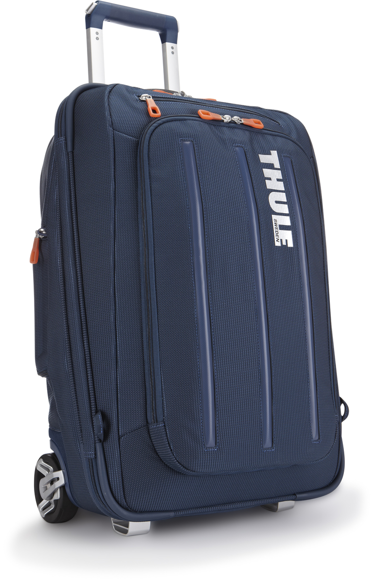 Чемодан-рюкзак Thule Crossover Rolling-On, на колесах, цвет: темно-синий, 38л. TCRU1153201503 Чемодан-рюкзак Thule Crossover Rolling-On, на колесах, цвет: темно-синий, 38л. TCRU1153201503Чемодан на колесах Thule Crossover 56 см - Мучаетесь вопросом, что купить — рюкзак или сумку на колесиках? Есть простой ответ: купите два в одном, вертикальную сумку на колесиках с убирающимися ремнями для переноски на плечах. Верхний карман с мягкой прокладкой подойдет для 15-дюймового MacBook Pro или ноутбука С помощью потайных ремней вы сможете легко и быстро надеть сумку на плечи. Колеса не касаются спины, когда сумка-тележка используется как рюкзак, что обеспечивает чистоту и комфорт во время путешествия. Облегченный, но прочный материал также является водостойким. Надежный экзоскелет и задняя обшивка из полипропилена обеспечат надежную защиту во время путешествий в самых сложных условиях. Крепкие колеса увеличенного размера и телескопические ручки с технологией Thule V-Tubing гарантируют мягкое, плавное и ровное движение в течение многих лет. Изготовленное по технологии горячей прессовки ударопрочное отделение SafeZone защитит ваши солнечные очки,...