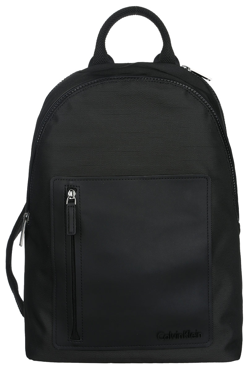 Рюкзак мужской Calvin Klein Jeans, цвет: черный. K50K501625_0010K50K501625_0010 Рюкзак мужской Calvin Klein Jeans, цвет: черный. K50K501625_0010K50K501625_0010Практичный рюкзак Calvin Klein выполнен из полиуретана, оформлен символикой бренда. Изделие содержит два отделения, каждое из которых закрывается на застежку-молнию. Внутри основного отделения размещены два мягких кармана для планшета и ноутбука, которые застегиваются хлястиком на липучку. Внутри второго отделения размещены два накладных кармана на липучках, врезной карман на молнии и органайзер, включающий пять накладных карманов, и кольцо для ключей с фиксатором. Лицевая сторона рюкзака дополнена накладными карманом на застежке-молнии. Рюкзак оснащен широкими лямками регулируемой длины и петлей для подвешивания. В комплекте с изделием поставляется чехол для хранения. Стильный рюкзак идеально подчеркнет ваш неповторимый стиль.