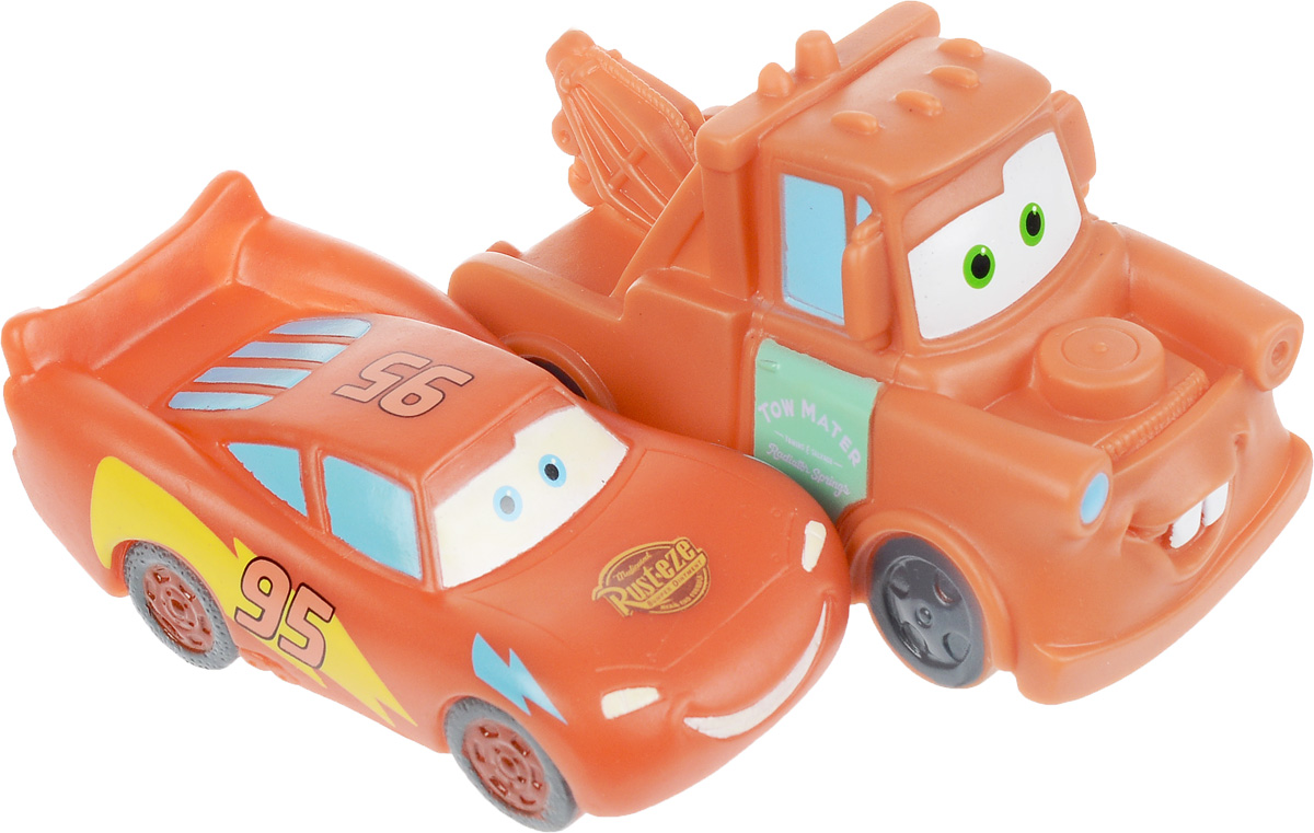 Играем вместе Набор игрушек для ванной Тачки 2 шт 107R107R Играем вместе Набор игрушек для ванной Тачки 2 шт 107R107RС набором игрушек для ванной Играем вместе Тачки принимать водные процедуры станет еще веселее и приятнее. В набор входят 2 игрушки в виде любимых героев одноименного мультфильма. Игрушки могут брызгать водой и пищать. Набор доставит ребенку большое удовольствие и поможет преодолеть страх перед купанием. Игрушки для ванной способствуют развитию воображения, цветового восприятия, тактильных ощущений и мелкой моторики рук.