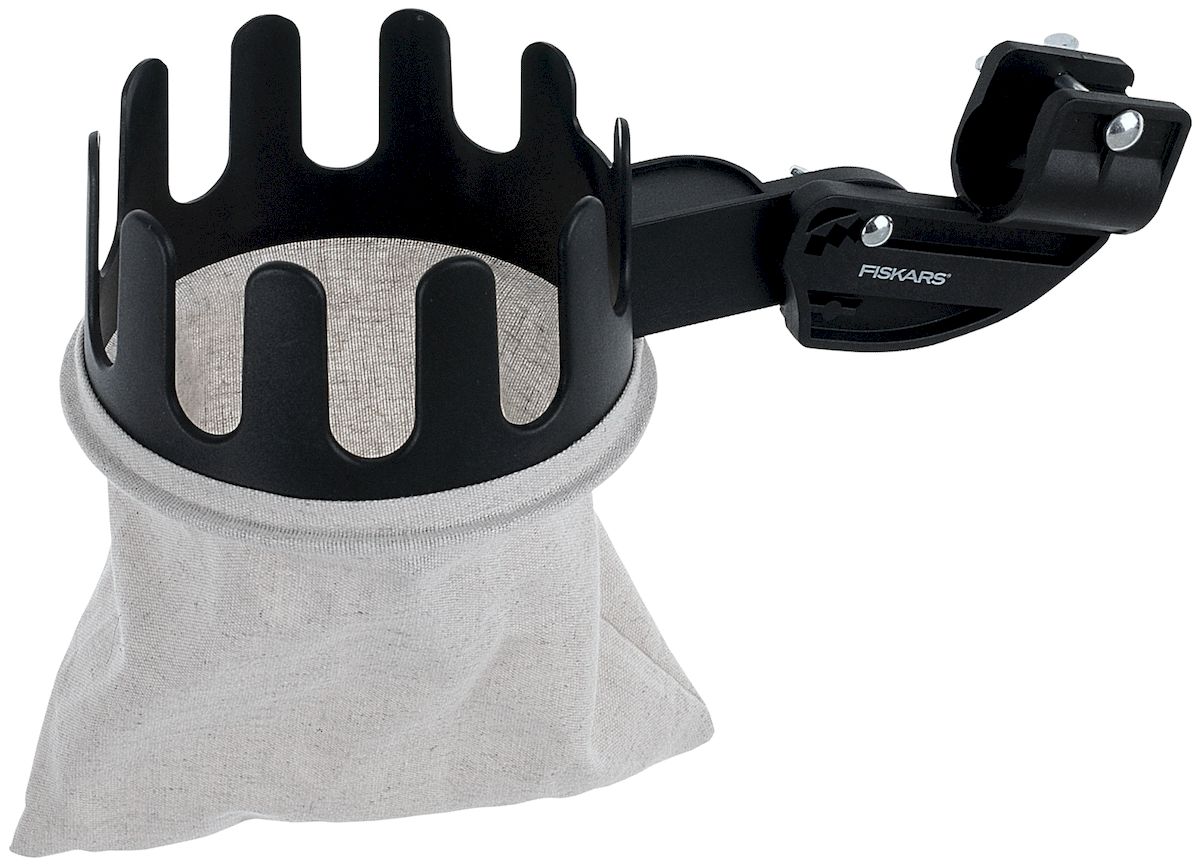 Корзинка для сбора фруктов Fiskars UP80110970 Корзинка для сбора фруктов Fiskars UP80110970Корзинка Fiskars UP80 легко и быстро присоединяется без использования дополнительных инструментов. Диаметр рамки составляет 15,5 см, благодаря чему приспособление легко позволяет собрать самые спелые и наливные фрукты. Мешочек изготовлен из прочной хлопчатобумажной ткани, а рамка из полиамида.