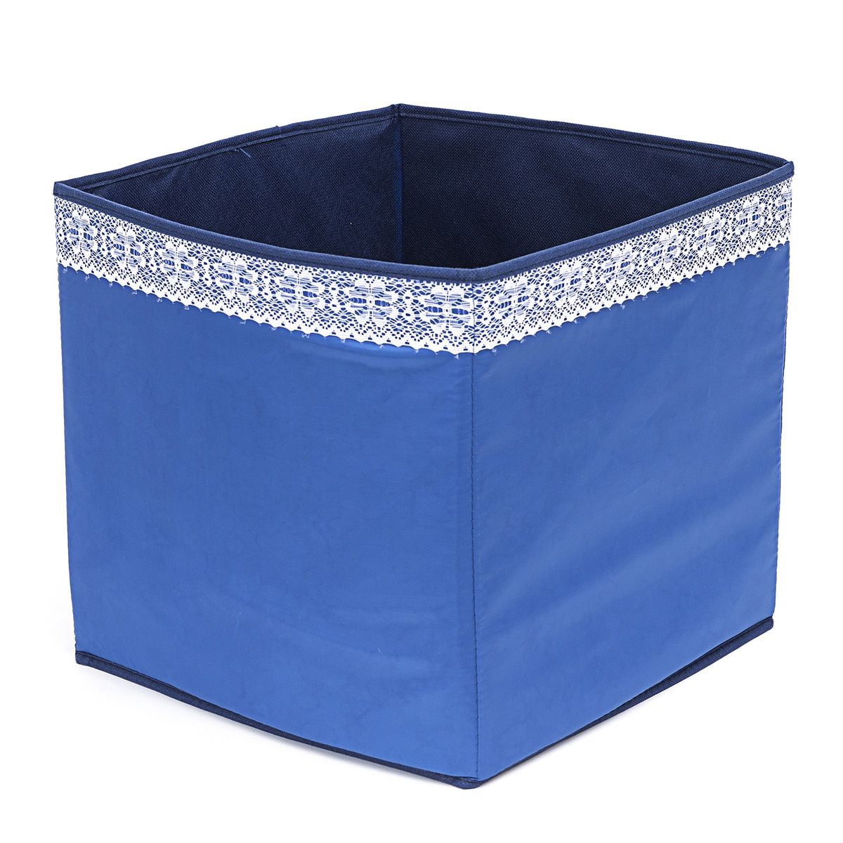 Кофр для хранения Homsu Winter, 32 х 32 х 32 смHOM-310 Кофр для хранения Homsu Winter, 32 х 32 х 32 смHOM-310Кофр для хранения Homsu Winter изготовлен из высококачественного нетканого полотна и декорирован вставкой из кружева. Кофр имеет одно большое отделение, где вы можете хранить различные бытовые вещи, нижнее белье, одежду и многое другое. Вставки из картона обеспечивают прочность конструкции. Стильный принт, модный цвет и качество исполнения сделают такой кофр незаменимым для хранения ваших вещей.