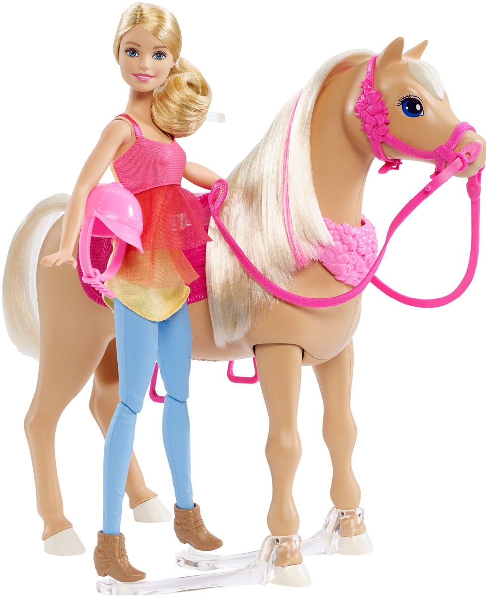Barbie Игровой набор с куклой Танцующая лошадкаDMC30 Barbie Игровой набор с куклой Танцующая лошадкаDMC30Barbie и танцующая лошадка - чудесный игровой набор, который вызовет восторг у любой поклонницы куколок Барби. Кукла Барби и ее лошадка танцуют вместе! Барби готова для ритмичных танцев! На ней голубые брючки и яркий цветной топ на бретельках, на ногах - короткие сапожки. В комплекте с куколкой имеется розовый шлем для верховой езды. У лошадки белая грива с розовыми прядями. Фигурка лошадки дополнена уздечкой и несъемным седлом. Лошадка может проигрывать три разные мелодии и танцевать. Поставь Барби рядом с лошадкой или посади куклу верхом, нажми кнопочку на челке лошадки и услышишь веселые мелодии. Ноги лошадки и куклы соединяются с помощью специальных приспособлений для совместного танца. Барби можно посадить на лошадь верхом. Лошадка также может танцевать одна. Кукла не может стоять или танцевать самостоятельно. Для работы требуются 4 батарейки типа ААА (не входят в комплект).