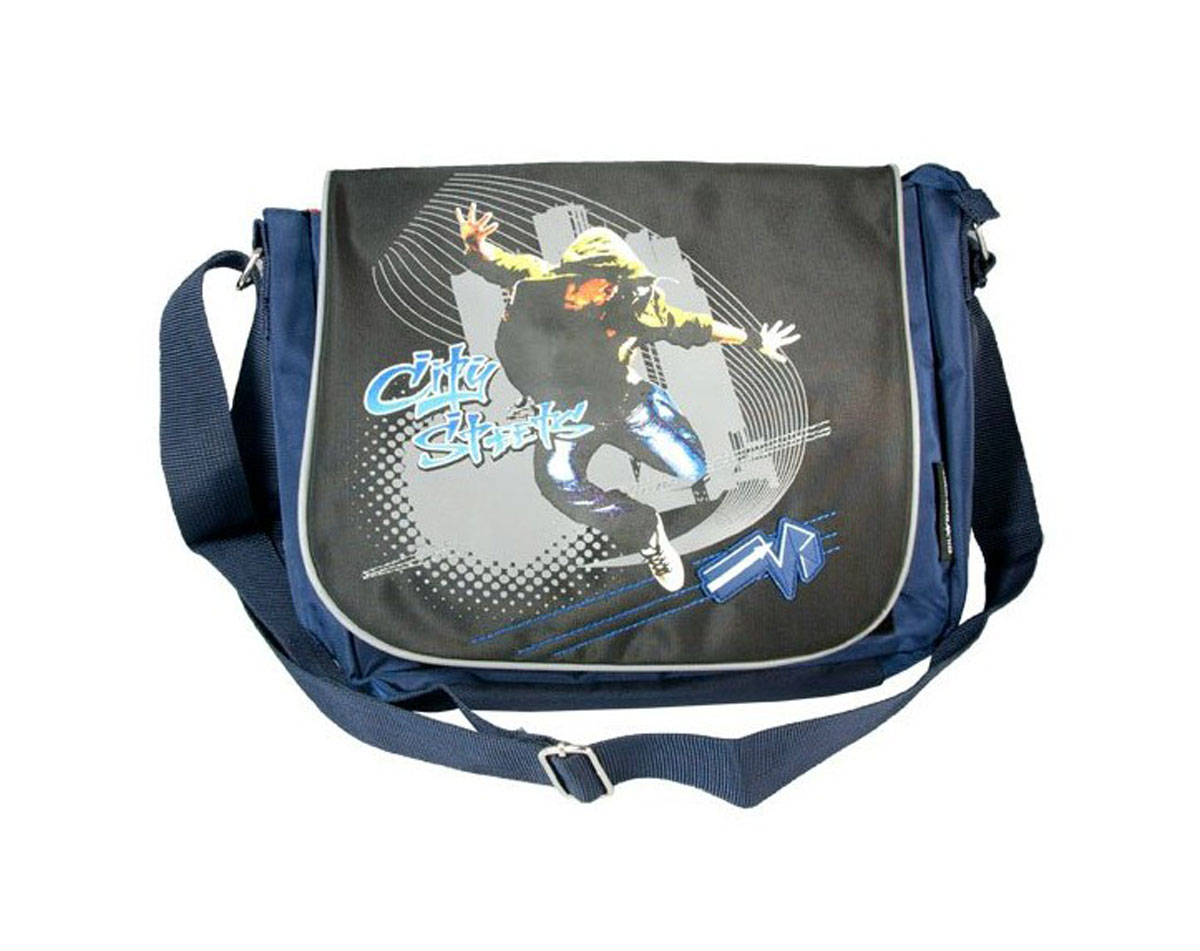 Сумка молодежная Street Dancer, 34 х 28 x 13 см, цвет: синий, черный830568_синий, черный Сумка молодежная Street Dancer, 34 х 28 x 13 см, цвет: синий, черный830568_синий, черныйМолодежная сумка выполненная из прочного материала, в спортивном стиле. Широкие регулируемые лямки. Сумка оснащена отделением для ноутбука.