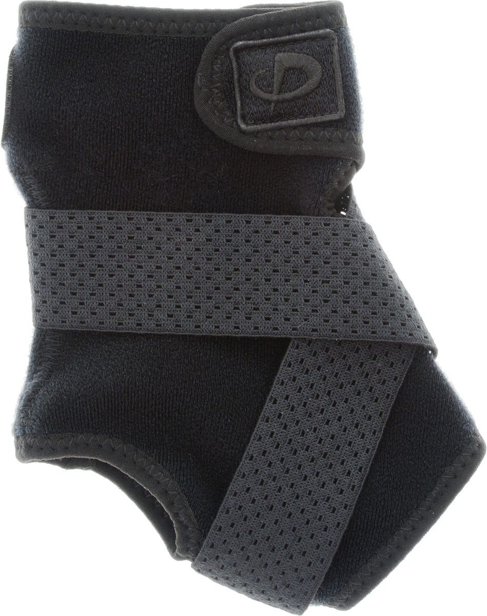 Суппорт голеностопа Phiten Ankle. Hard Type. Размер L (25-29 см)AP166005 Суппорт голеностопа Phiten Ankle. Hard Type. Размер L (25-29 см)AP166005Суппорт голеностопа Phiten Ankle. Hard Type обычно назначается при нестабильности голеностопного сустава, растяжениях и разрывах связок, растяжении мышц, состоянии после вывихов и подвывихов, хроническом, послеоперационном и посттравматическом воспалении сухожилий в области голеностопного сустава. Суппорт обеспечивает компрессионный эффект, фиксацию голеностопного сустава и его стабилизацию. Суппорт гарантирует жесткую фиксацию, степень фиксации вы можете отрегулировать самостоятельно при помощи ремня. Идеально подходит для ношения в течение всего дня, особенно при тяжелых травмах. Пропитка из аквапалладия обеспечивает противоотечный эффект, а акватитан снимает боль и напряжение, способствует скорейшему восстановлению. Действие уникальных материалов по улучшению кровообращения в тканях помогает избежать проблемы сдавливания, возникающей при частом ношении суппорта. Материал: наружная часть: 93% нейлон, 7% полиуретан; внутренняя часть: 80% ...