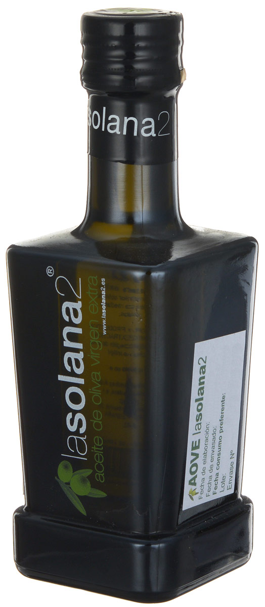Lasolana2 Extra Virgin масло оливковое, 250 мл8437014616033 Lasolana2 Extra Virgin масло оливковое, 250 мл8437014616033Lasolana2 - нерафинированное оливковое масло холодного отжима лимитированного выпуска из сорта оливок пикуаль. Оно произведено фермером Кристобалем Санчес де Аран в высокогорной части провинции Алмерия. Самым большим преимуществом этого масла является очень ранний сбор оливок, когда они еще зеленые, поэтому масло имеет натуральный изумрудный цвет. Содержание масла в зеленых оливках очень низкое, поэтому масло очень дорогое. Зато в таком масле много полифенолов, оно имеет свежий аромат и очень низкую кислотность, а именно 0,1%, поэтому такое масло долго хранится и очень полезно для здоровья.