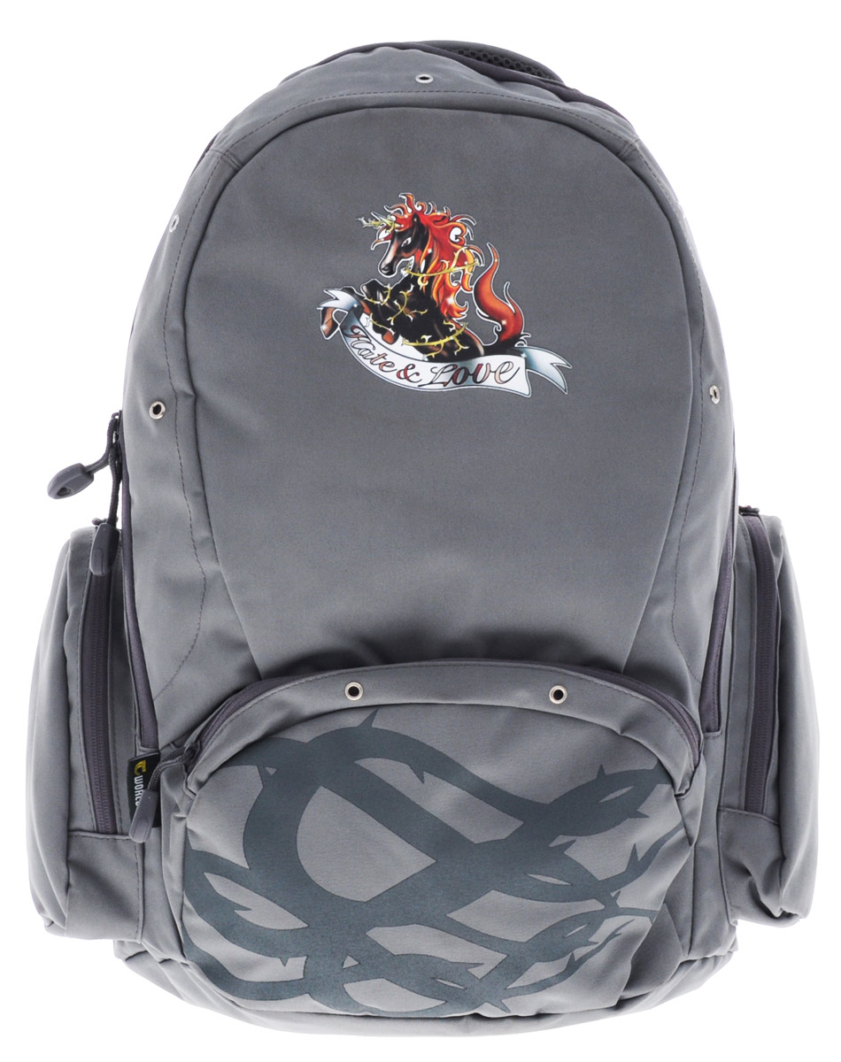 Tiger Enterprise Рюкзак детский Hate & Love8603/TG_серый Tiger Enterprise Рюкзак детский Hate & Love8603/TG_серыйУдобный детский рюкзак Tiger Enterprise Hate & Love - это красивый и стильный рюкзак, который подойдет всем, кто хочет разнообразить свои школьные будни. Благодаря анатомической рельефной спинке, повторяющей контур спины и двум эргономичным плечевым ремням, длина которых регулируется, у ребенка не возникнут проблемы с позвоночником. Рюкзак выполнен из качественного и прочного материала. Рюкзак имеет одно основное отделение, которое закрывается на застежку-молнию с двумя бегунками. Внутри отделения расположен вместительный накладной карман на резинке и небольшой пришивной кармашек на молнии. По бокам рюкзака расположены два накладных кармана на молниях, на лицевой стороне - вместительный карман на молнии. Изделие оснащено удобной ручкой для переноски в руках и петлей для подвешивания. Детский рюкзак Tiger Enterprise Hate & Love станет незаменимым спутником вашего ребенка в походах за знаниями.