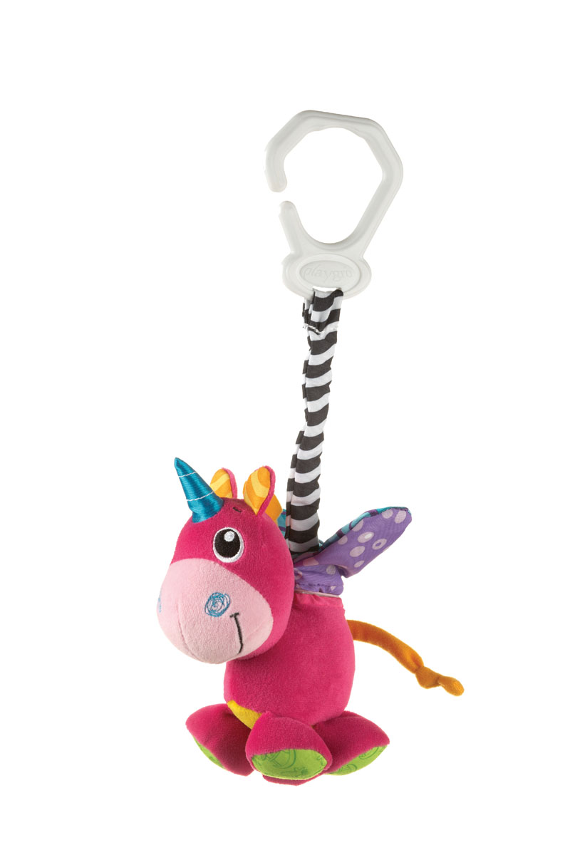 Playgro Игрушка-подвеска Единорог0183049 Playgro Игрушка-подвеска Единорог0183049Игрушку легко закрепить на коляске, кроватке или автомобильном кресле с помощью удобного кольца. Если потянуть подвеску вниз, то она, вибрируя, вернется в исходное положение. Во время движения яркие контрастные крылышки начинают двигаться и щелкать, привлекая внимание малыша, и призывают дотянуться, развивая координацию и навыки мелкой моторики. Вставки из материалов различной фактуры способствуют развитию тактильных ощущений в процессе игры.