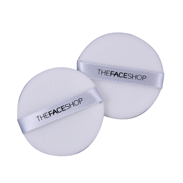 The Face Shop Daily Beauty Спонжи для нанесения макияжа круглые, 2 штУТ000001658 The Face Shop Daily Beauty Спонжи для нанесения макияжа круглые, 2 штУТ000001658Многофункциональный спонж для макияжа, созданный для растушевки пудры или пудры-основы. Создает идеально гладкое и ровное покрытие. В комплекте 2 штуки. 7,5х1х16,5 см