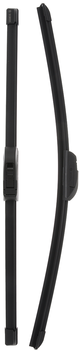 Щетка стеклоочистителя Bosch AR550S, бескаркасная, со спойлером, длина 53/55 см, 2 шт3397118906 Щетка стеклоочистителя Bosch AR550S, бескаркасная, со спойлером, длина 53/55 см, 2 шт3397118906Комплект Bosch AR550S состоит из двух бескаркасных щеток разного размера. Щетки выполнены по современной технологии из высококачественных материалов и предназначены для установки на переднее стекло автомобиля. Отличаются высоким качеством исполнения и оптимально подходят для замены оригинальных щеток, установленных на конвейере. Обеспечивают качественную очистку стекла в любую погоду. AEROTWIN - серия бескаркасных щеток компании Bosch. Щетки имеют встроенный аэродинамический спойлер, что делает их эффективными на высоких скоростях, и изготавливаются из многокомпонентной резины с применением натурального каучука. Комплектация: 2 шт.