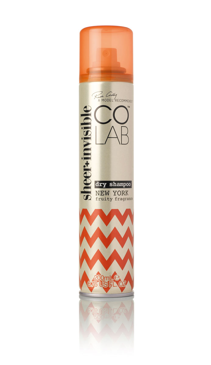 Colab Сухой шампунь New York Sheer+Invisible, 200 мл4-000757 Colab Сухой шампунь New York Sheer+Invisible, 200 мл4-000757Colab – сухой шампунь, который избавит от необходимости ежедневно мыть голову и тратить время на долгую укладку феном. Революционная формула позволяет оживить и освежить внешний вид волос в любое время и в любом месте, не оставляя при этом белого налета. Быстро абсорбирует излишки жира на волосах, освежает и текстурирует, придавая волосам роскошный тонкий аромат, который держится на волосах весь день. НЬЮ ЙОРК: свежий фруктовый аромат с легкими нотками амбры.