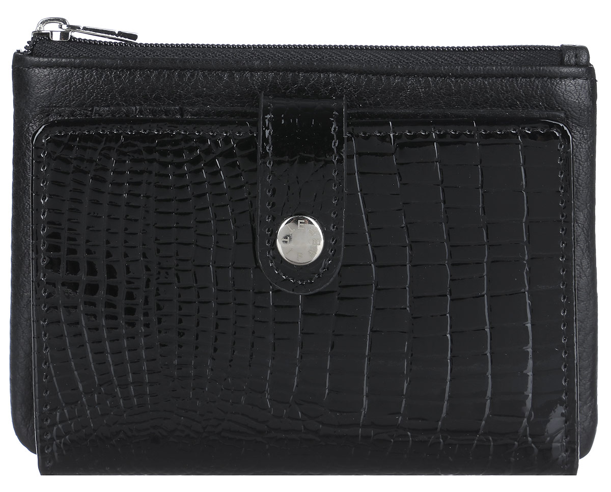 Кошелек женский Fabretti, цвет: черный. 34016-black cocco L34016-black cocco L Кошелек женский Fabretti, цвет: черный. 34016-black cocco L34016-black cocco LСтильный и компактный кошелек от итальянского бренда Fabretti выполнен из натуральной кожи с двумя видами обработки. Лицевая часть выполнена с лакированным покрытием и тиснением под рептилию, а тыльная сторона имеет мягкую и приятную фактуру. Кошелек содержит шесть кармашков для кредиток и карт, а также открытый вертикальный кармашек. Вместительный карман для мелочи и купюр закрывается на молнию. Кошелек закрывается хлястиком на кнопку. Кошелек упакован в плотную коробку с логотипом фирмы. Такой роскошный и практичный аксессуар станет замечательным подарком человеку, ценящему качественные и модные вещи.