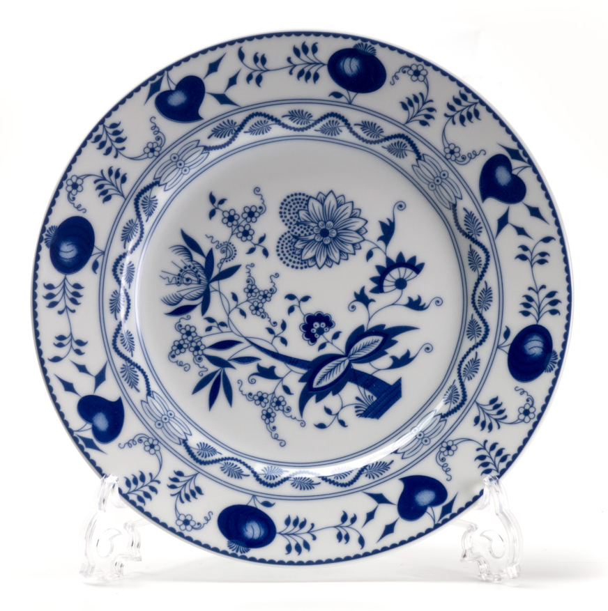 Тарелка десертная La Rose des Sables Ognion Bleu, диаметр 22 см530122 1313 Тарелка десертная La Rose des Sables Ognion Bleu, диаметр 22 см530122 1313Тарелка La Rose des Sables Ognion Bleu, изготовленная из высококачественного фарфора, имеет классическую круглую форму. Она прекрасно впишется в интерьер вашей кухни и станет достойным дополнением к кухонному инвентарю. Тарелка La Rose des Sables Ognion Bleu подчеркнет прекрасный вкус хозяйки и станет отличным подарком. Диаметр тарелки (по верхнему краю): 22 см.