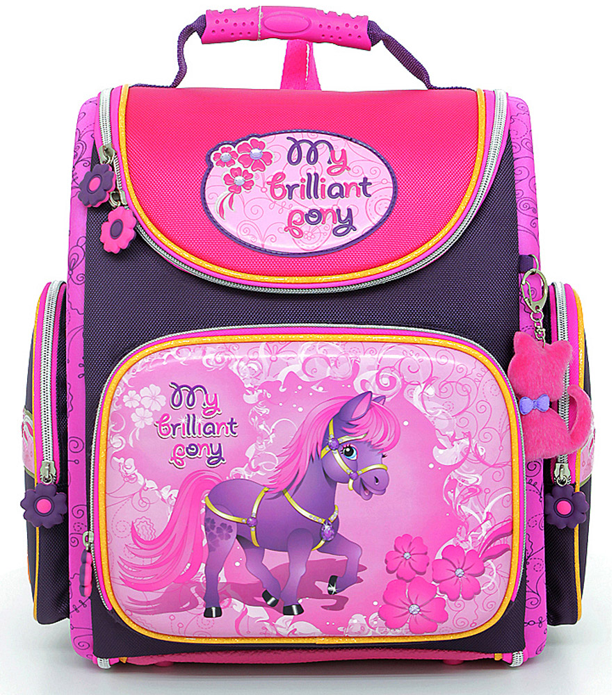 Hummingbird Ранец школьный My Brilliant PonyK50 Hummingbird Ранец школьный My Brilliant PonyK50Эргономичный школьный ранец с жесткой конструкцией Hummingbird My Brilliant Pony выполнен из современного пористого EVA материала, отличающегося легкостью и долговечностью. Изделие оформлено изображением пони и дополнено мягким брелоком в форме мишки, хлястики на бегунках молний выполнены в форме цветов. Ранец имеет одно основное отделение, закрывающееся на молнию. Ранец полностью раскладывается. Внутри главного отделения расположены: накладной сетчатый карман, два накладных кармана с жесткими стенками и резинкой-фиксатором, два накладных пластиковых кармашка. Пластиковые кармашки предназначены для расписания уроков и для вкладыша с адресом и ФИО владельца(вкладыши для заполнения идут в комплекте). На лицевой стороне ранца расположен накладной карман на молнии, который содержит: пять накладных кармашков для письменных принадлежностей и мелочей (один из кармашков сетчатый на молнии), карабин для ключей и карман для телефона на липучке. По бокам ранца размещены два...