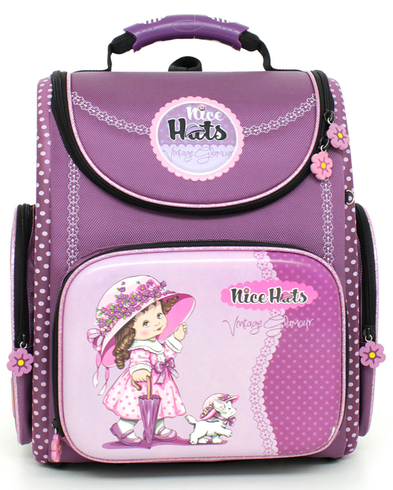 Hummingbird Ранец школьный Nice HatsK88 Hummingbird Ранец школьный Nice HatsK88Эргономичный школьный ранец с жесткой конструкцией Hummingbird Nice Hats выполнен из современного пористого EVA материала, отличающегося легкостью и долговечностью. Изделие оформлено изображением девочки с котенком и дополнено мягким брелоком в форме мишки, хлястики на бегунках молний выполнены в форме цветков, на левом боковом кармане размещен значок с изображением девочки. Ранец имеет одно основное отделение, закрывающееся на молнию. Ранец полностью раскладывается. Внутри главного отделения расположены: накладной сетчатый карман, два накладных кармана с жесткими стенками и резинкой-фиксатором, два накладных пластиковых кармашка. Пластиковые кармашки предназначены для расписания уроков и для вкладыша с адресом и ФИО владельца(вкладыши для заполнения идут в комплекте). На лицевой стороне ранца расположен накладной карман на молнии, который содержит: пять накладных кармашков для письменных принадлежностей и мелочей (один из кармашков сетчатый на молнии), карабин для ключей и...